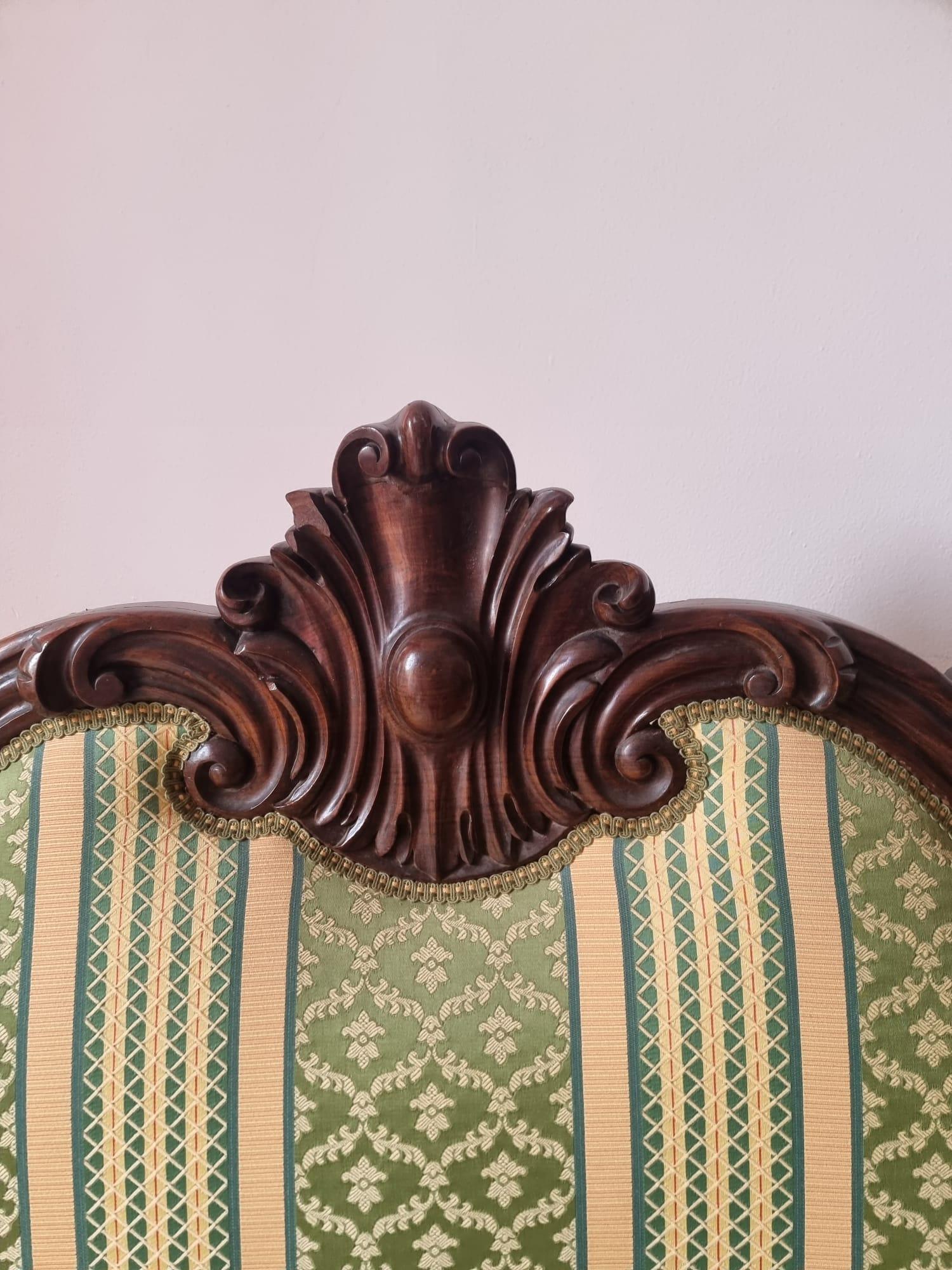 19th Century 19th century pair of walnut sofas For Sale