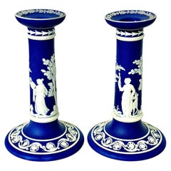 Ein Paar blaue Jasperware-Kerzenleuchter von Wedgwood aus dem 19. Jahrhundert