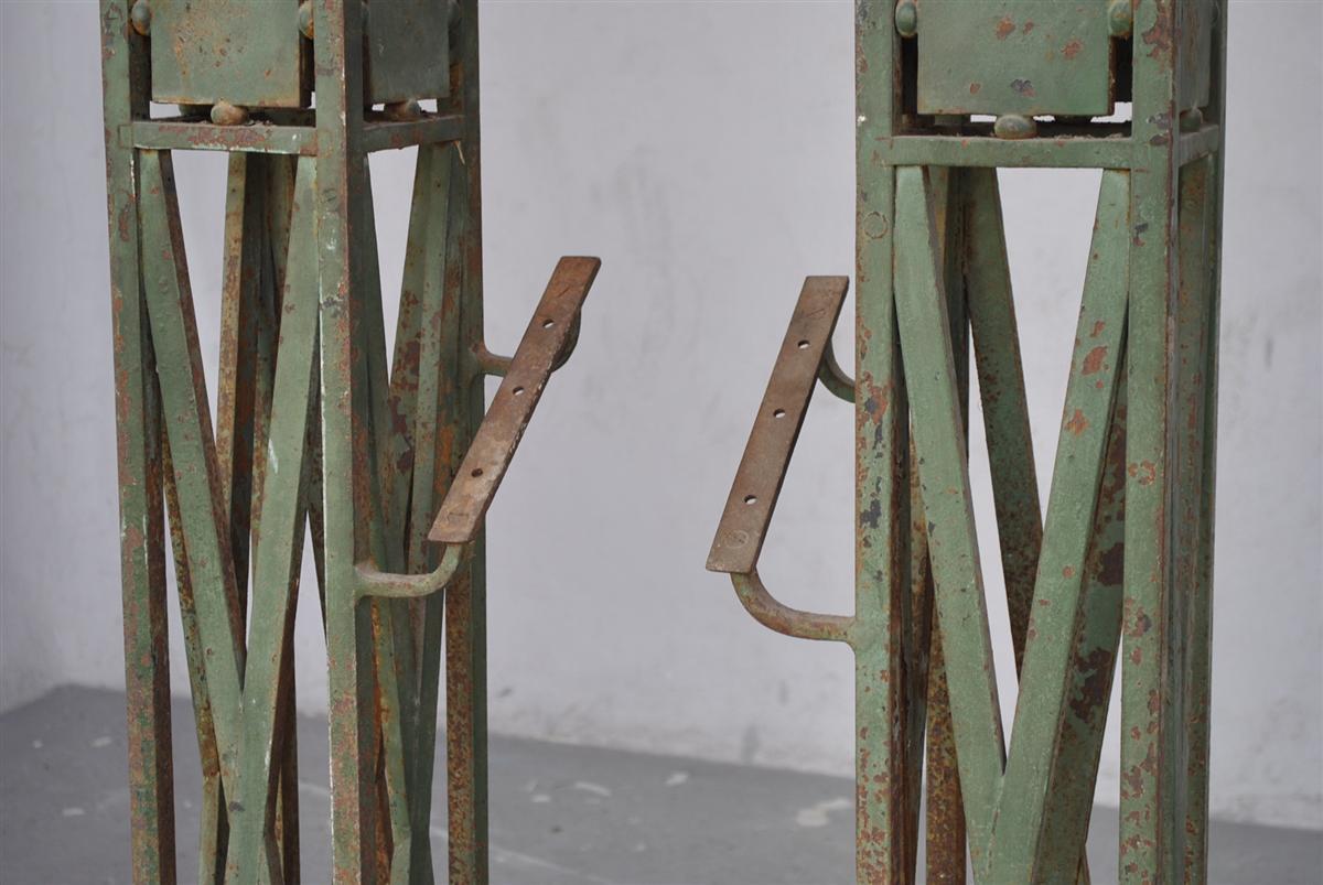 19. Jahrhundert Paar Geländerfüße aus Schmiedeeisen und Bronze im Angebot 5