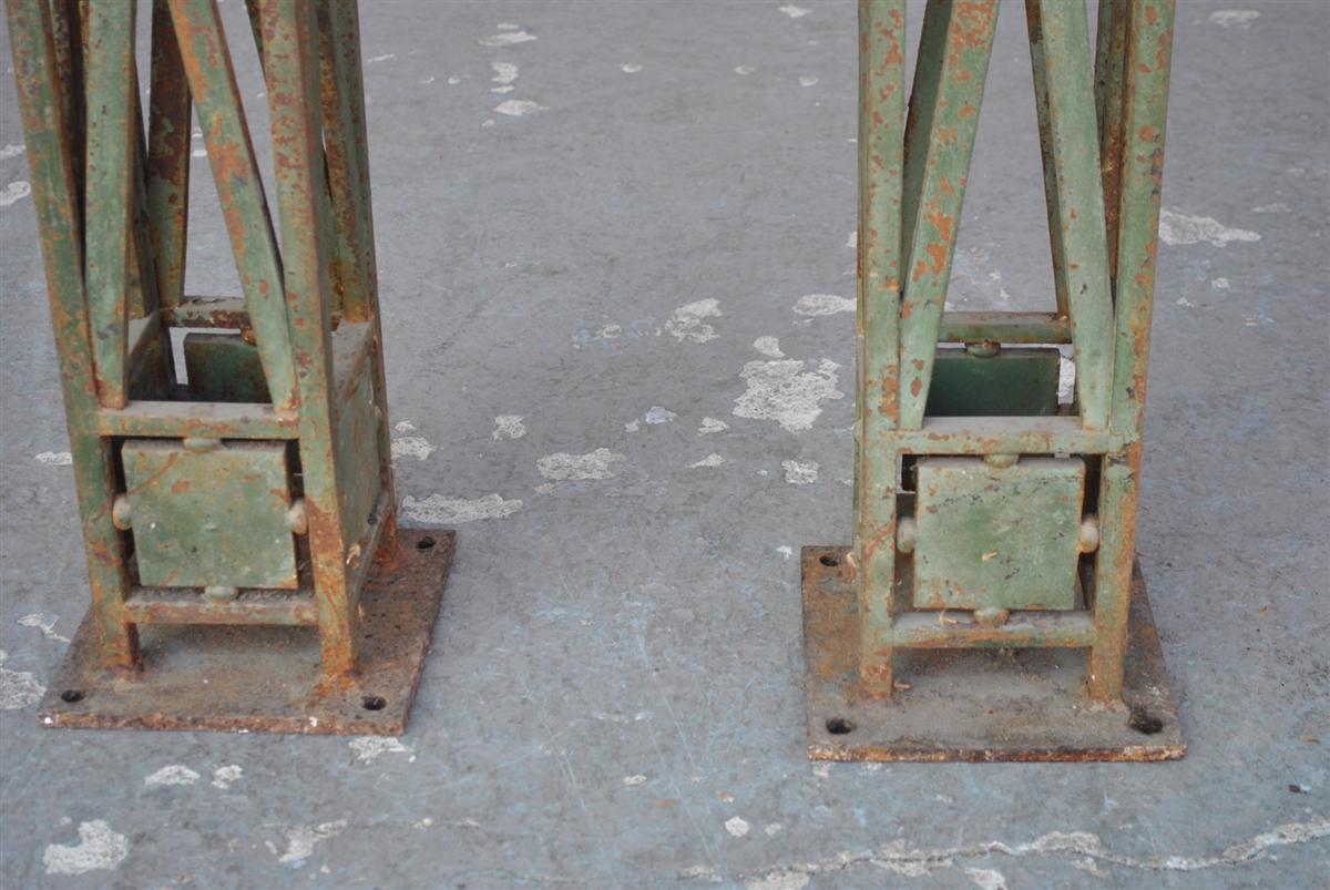 19th Century Pair of Wrought Iron and Bronze Railing Feet For Sale 4