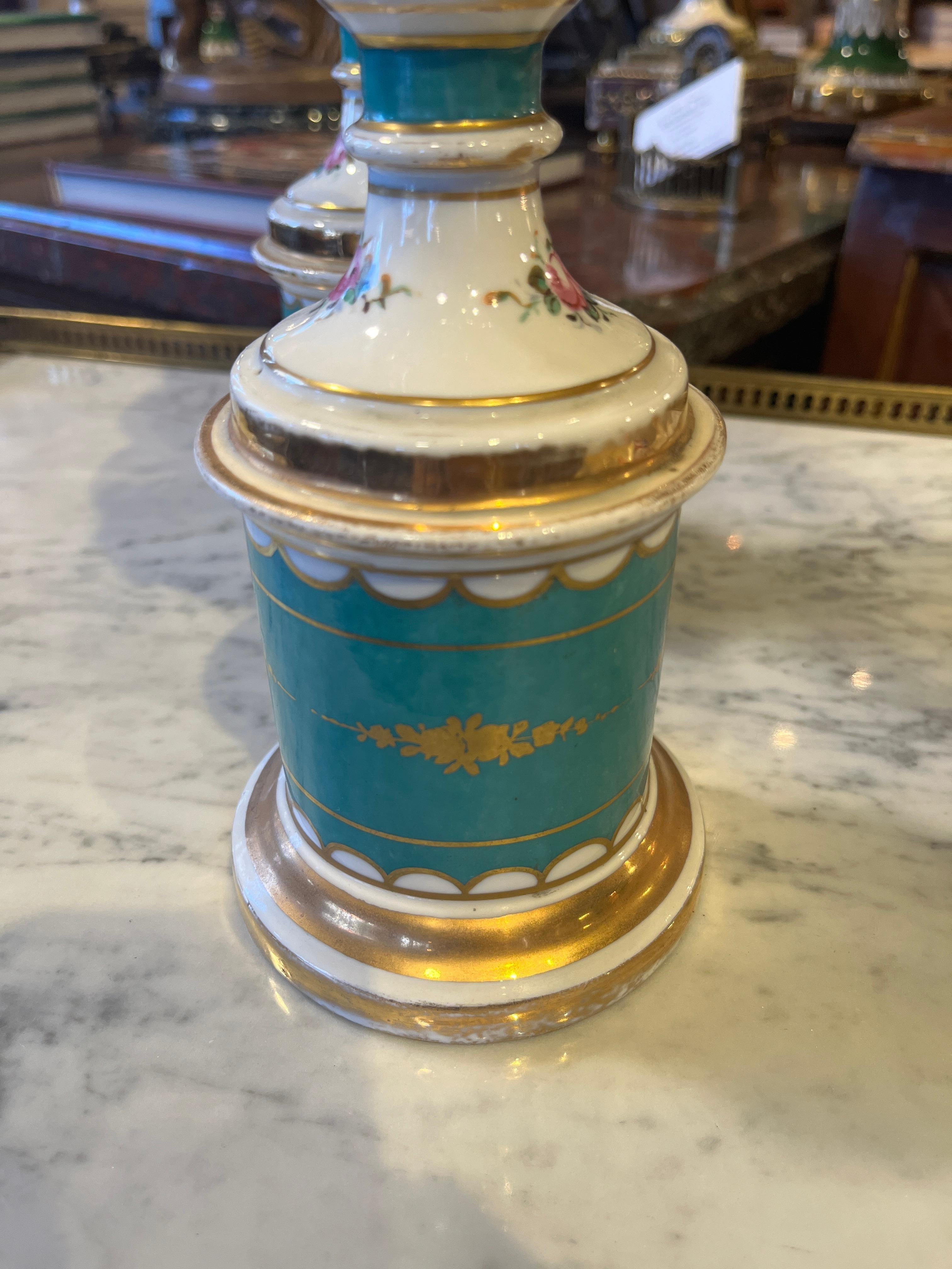 19th Century Pair Paris Porcelain Pedestal Vases In Good Condition For Sale In Scottsdale, AZ