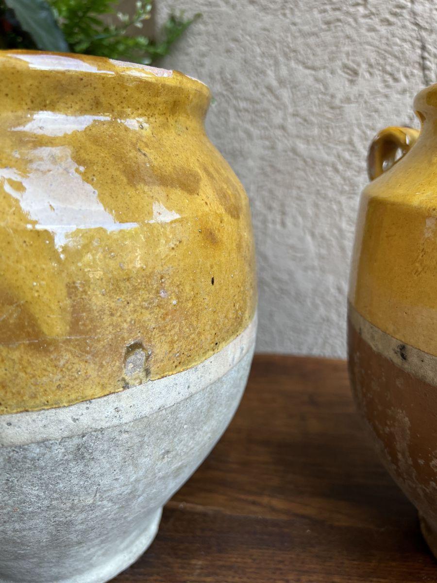 Ensemble ancien de 2 Confit Pots à confiture français en poterie émaillée jaune - Urne de ferme provinciale en vente 11