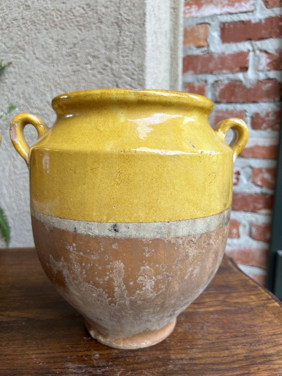 XIXe siècle Ensemble ancien de 2 Confit Pots à confiture français en poterie émaillée jaune - Urne de ferme provinciale en vente