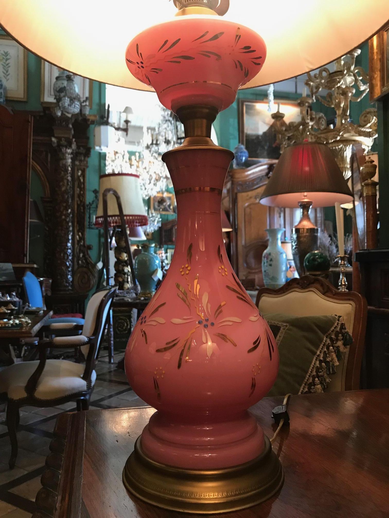 19th C. Pair Pink side Table Lamps Opaline Glass Vase Nightstand Lights antiques In Good Condition For Sale In West Hollywood, CA