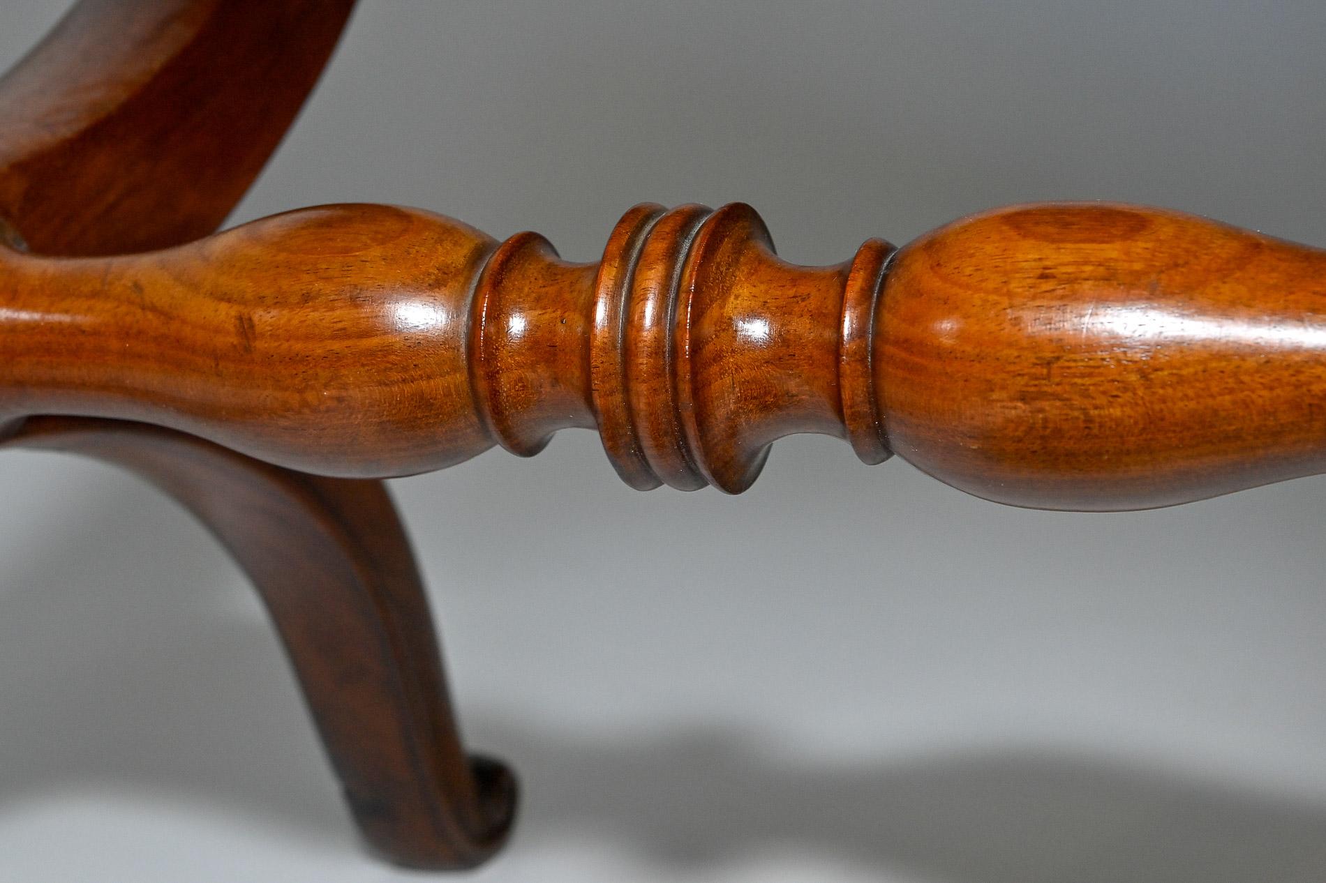 Paar Tabouret-Biedermeier-Sessel aus deutschem Nussbaumholz, 19. Jahrhundert  im Zustand „Gut“ im Angebot in Epfach, DE