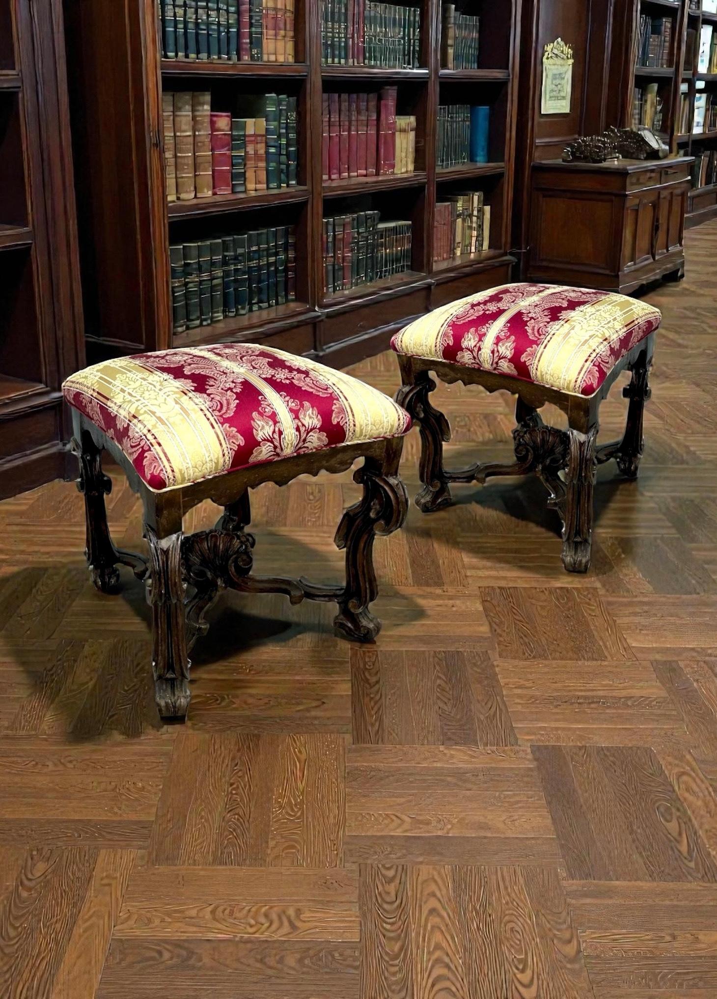 Paire de tabourets toscans Renaissance Revival du 19ème siècle en vente 7