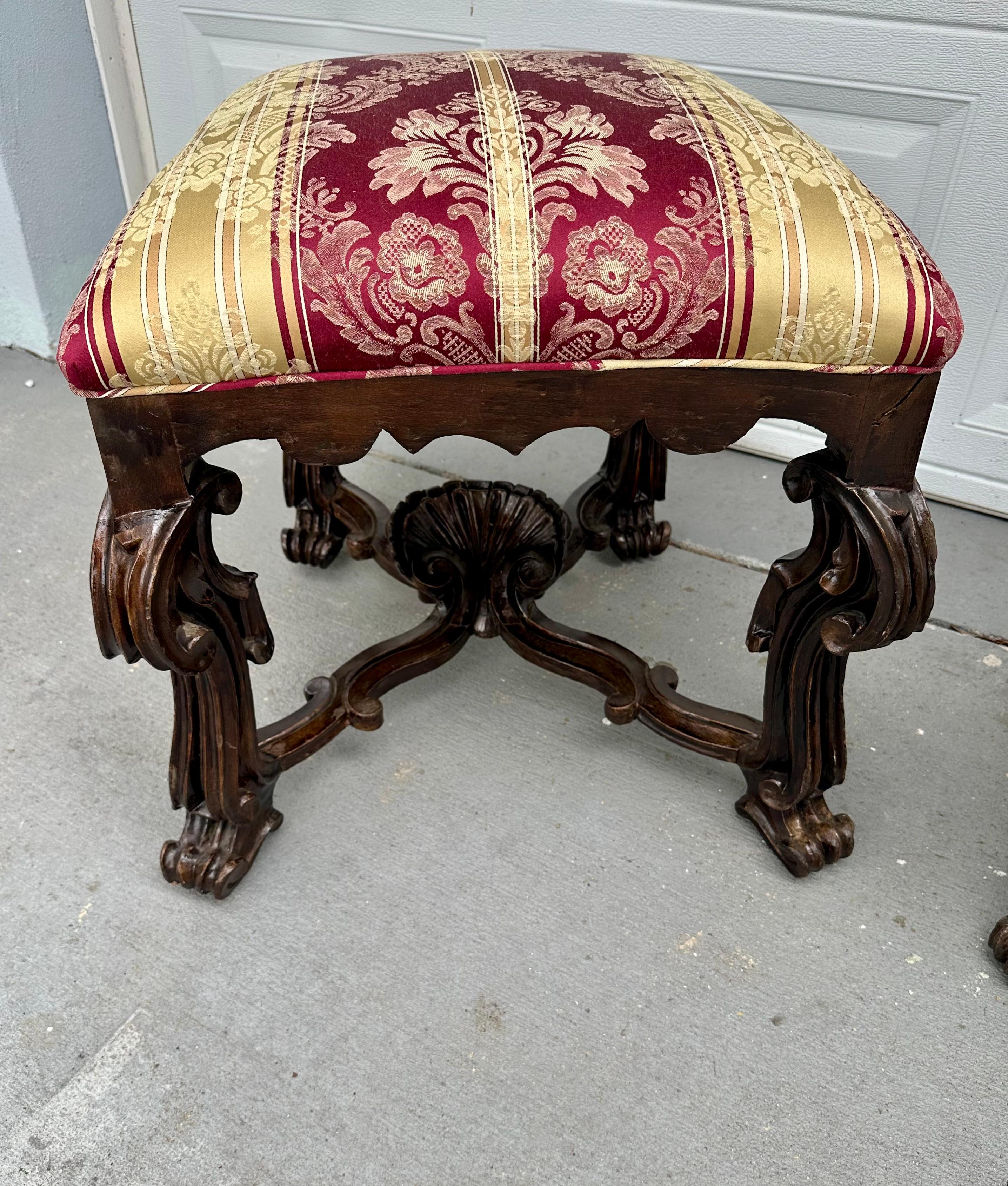 Tissu d'ameublement Paire de tabourets toscans Renaissance Revival du 19ème siècle en vente