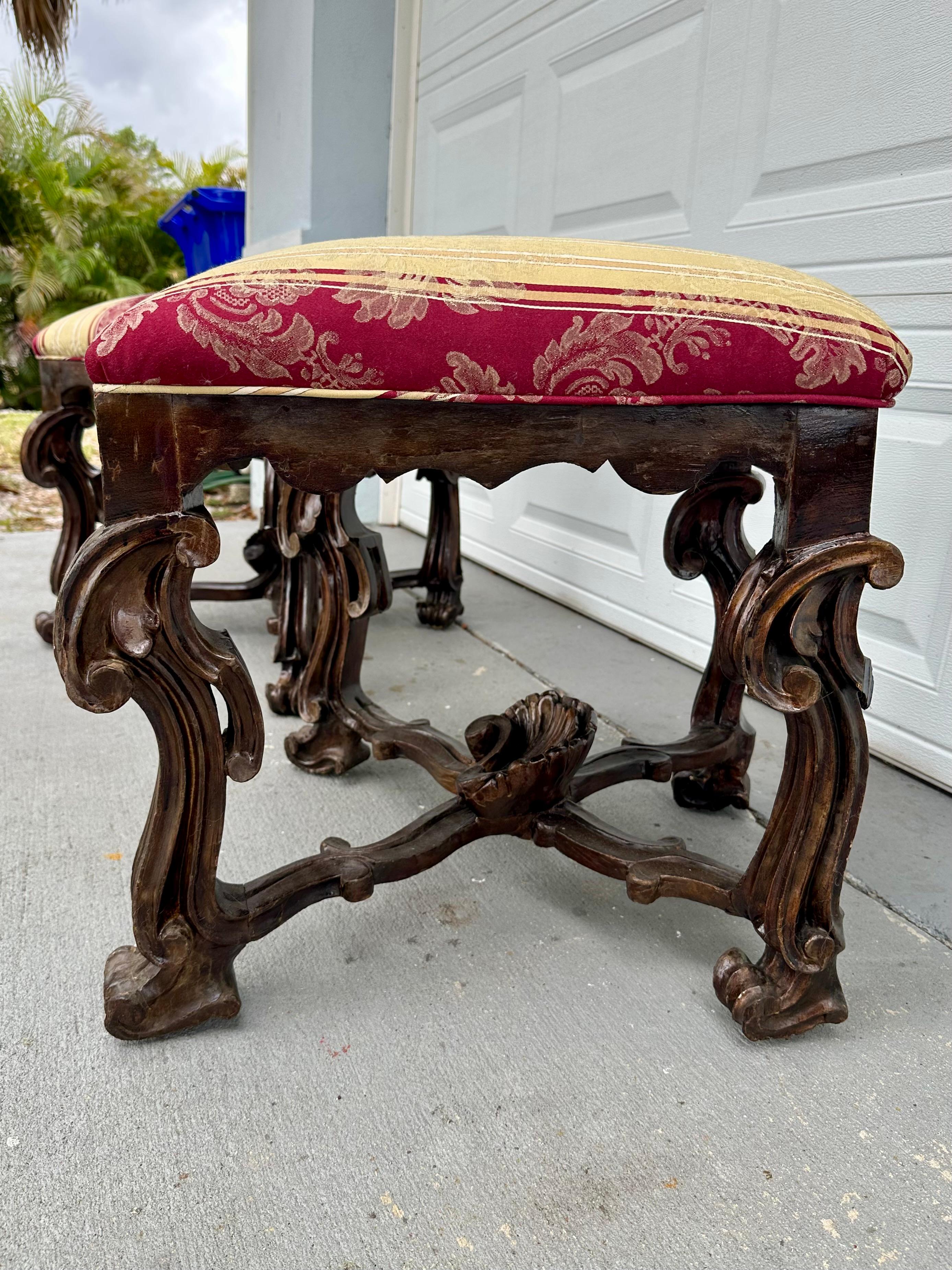 Paire de tabourets toscans Renaissance Revival du 19ème siècle en vente 1