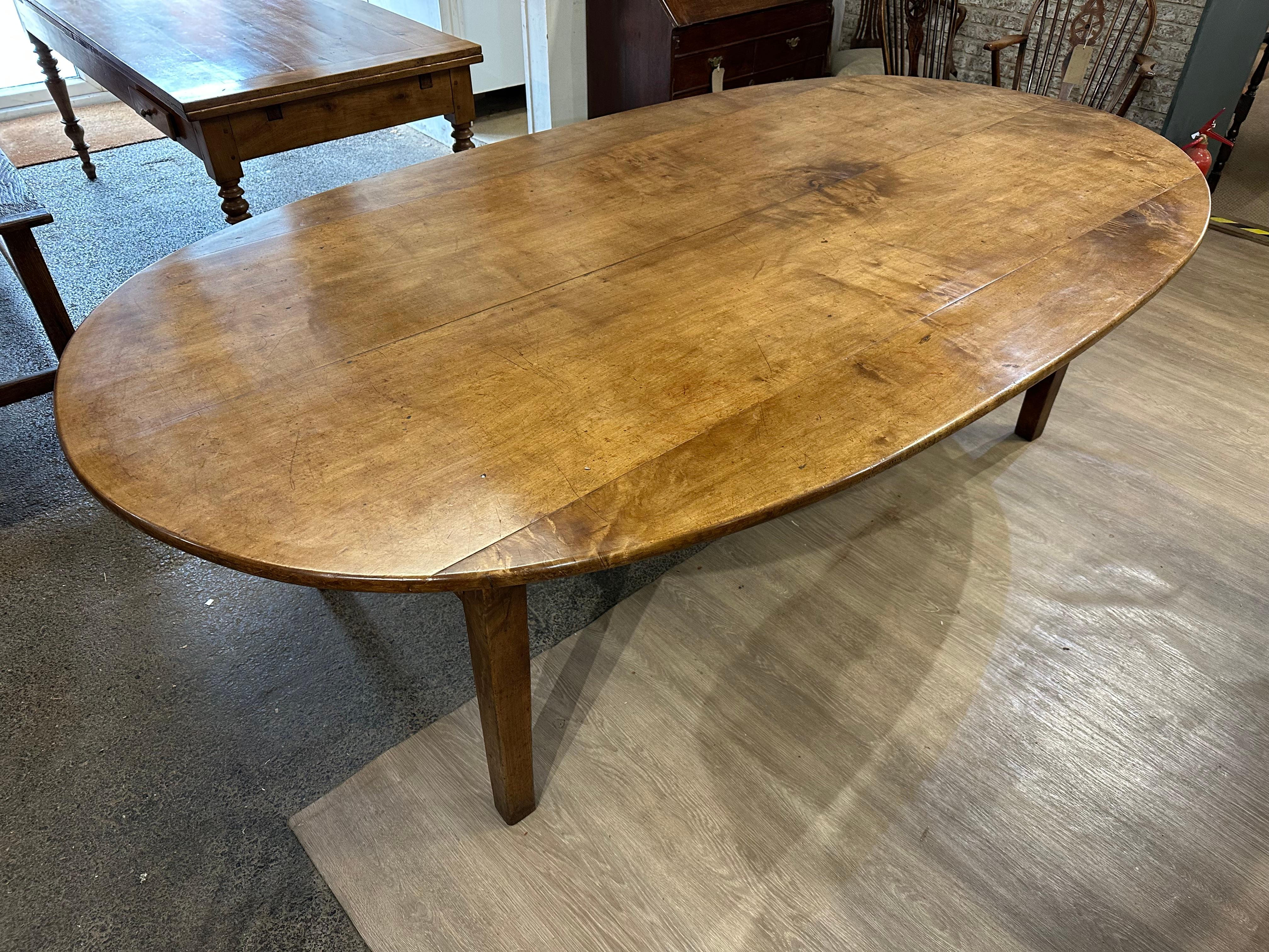 19th Century Oval Farmhouse Table For Sale 4
