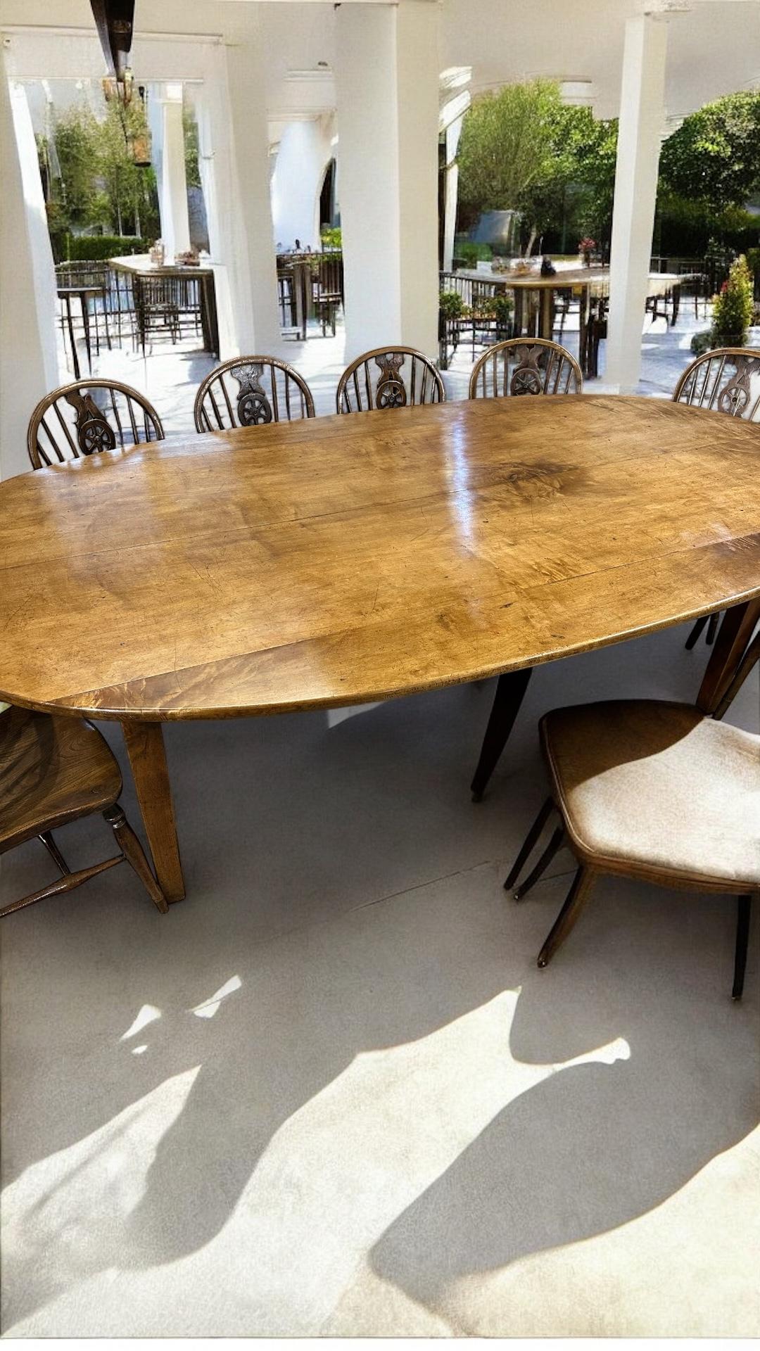 19th Century Oval Farmhouse Table For Sale 1