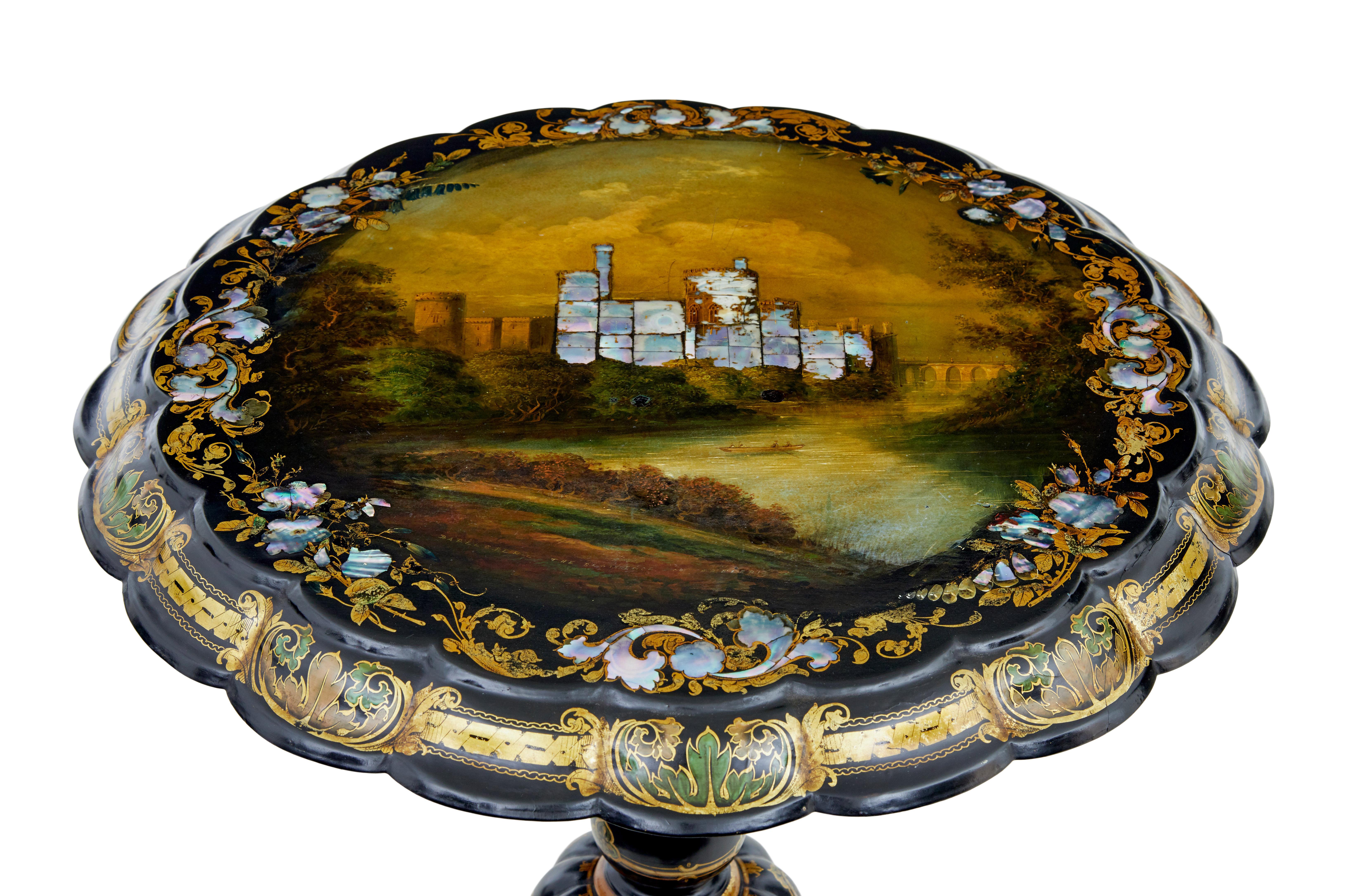 Mesa de excelente calidad muy a la manera de jennings y bettridge

Presenta una escena y lleva la inscripción 'babelsberg la residencia de frederic willian'

El palacio de Babelsberg es el barrio más grande de la capital de Bradenburgo, Potsdam, en