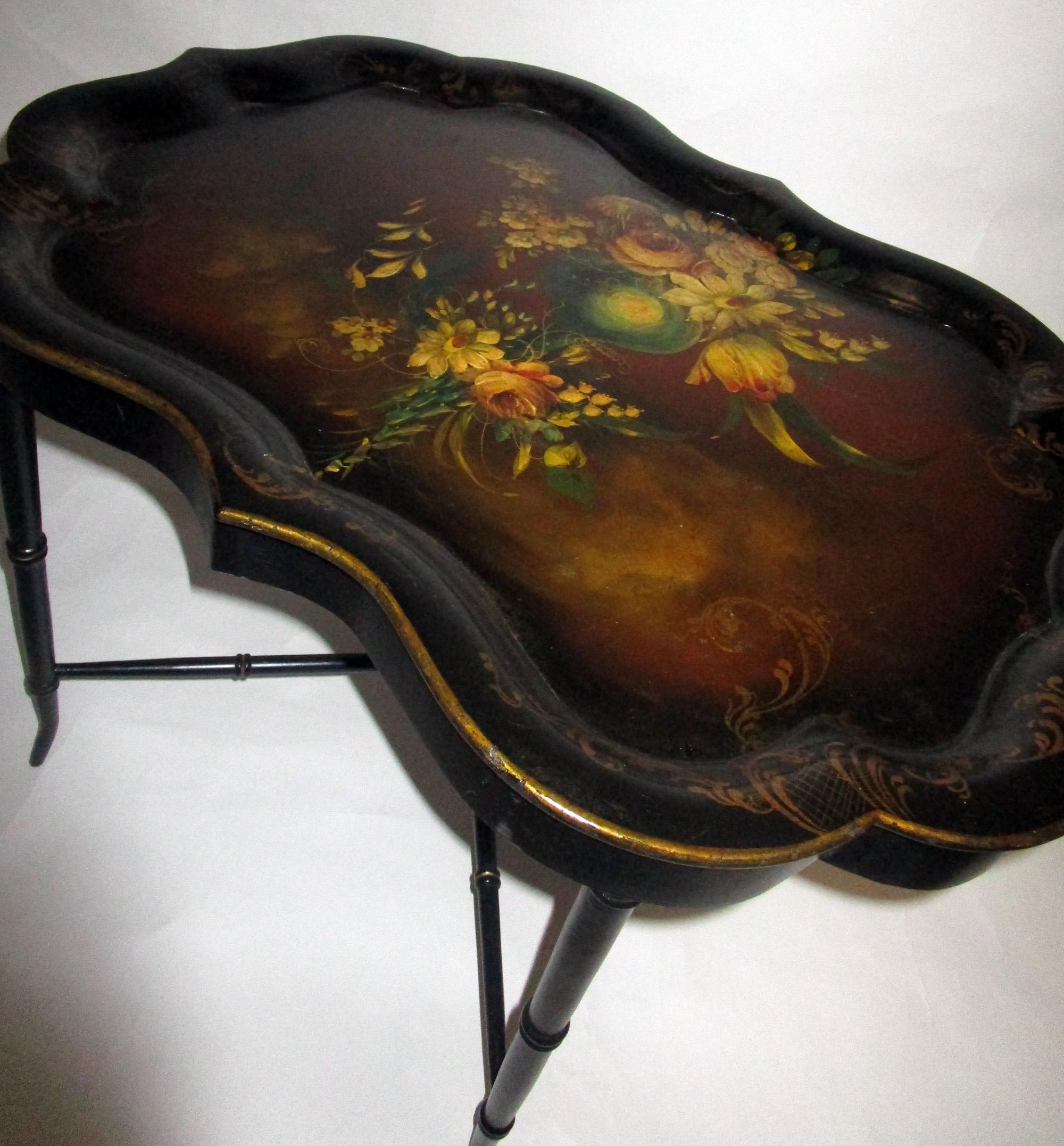 Early Victorian 19th Century Papier Mâché Scalloped Tray Table on Faux Bamboo Base For Sale