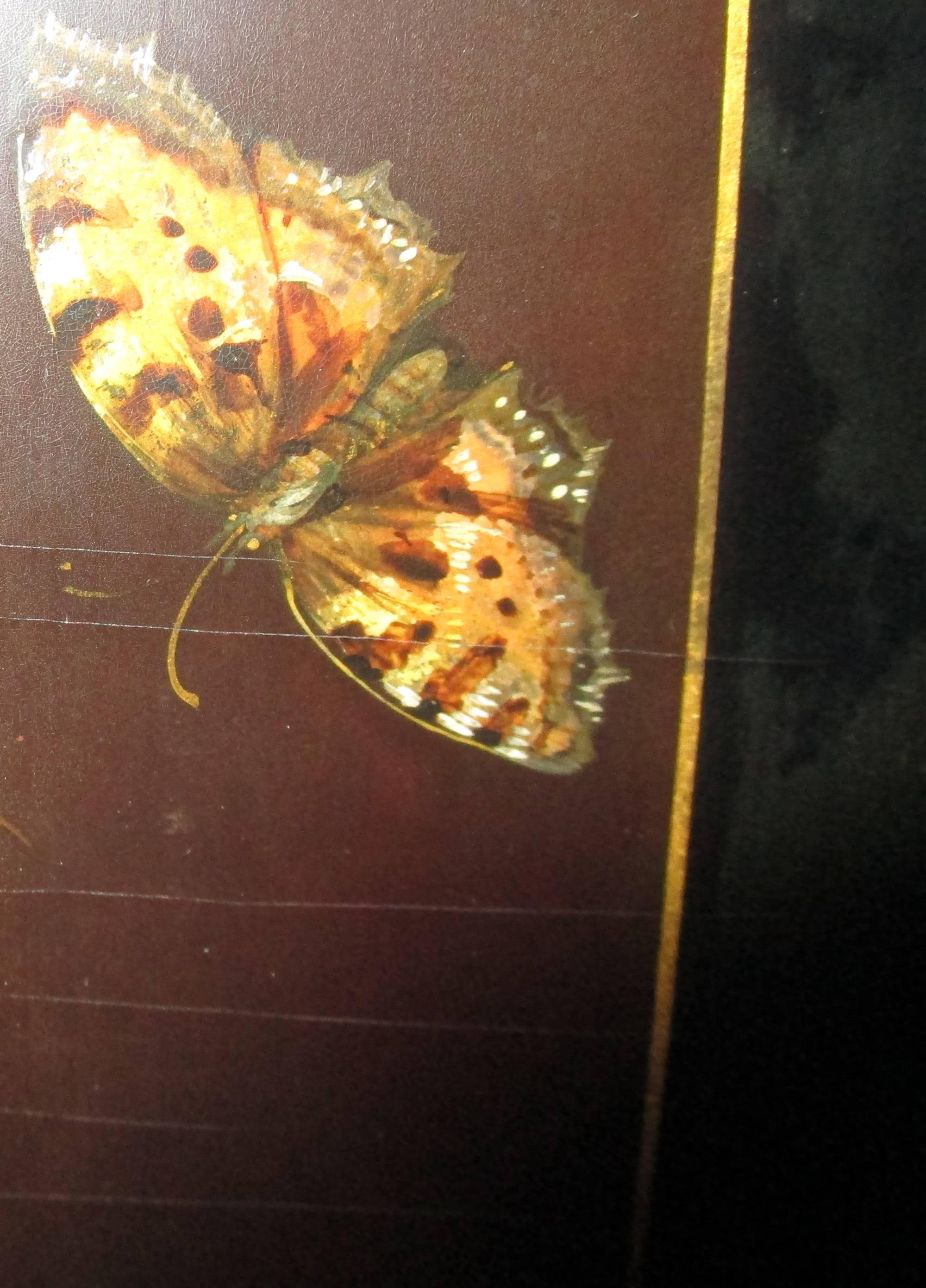 Paravent à charnières en papier mâché du 19ème siècle à motif de papillons et d'oiseaux en vente 4