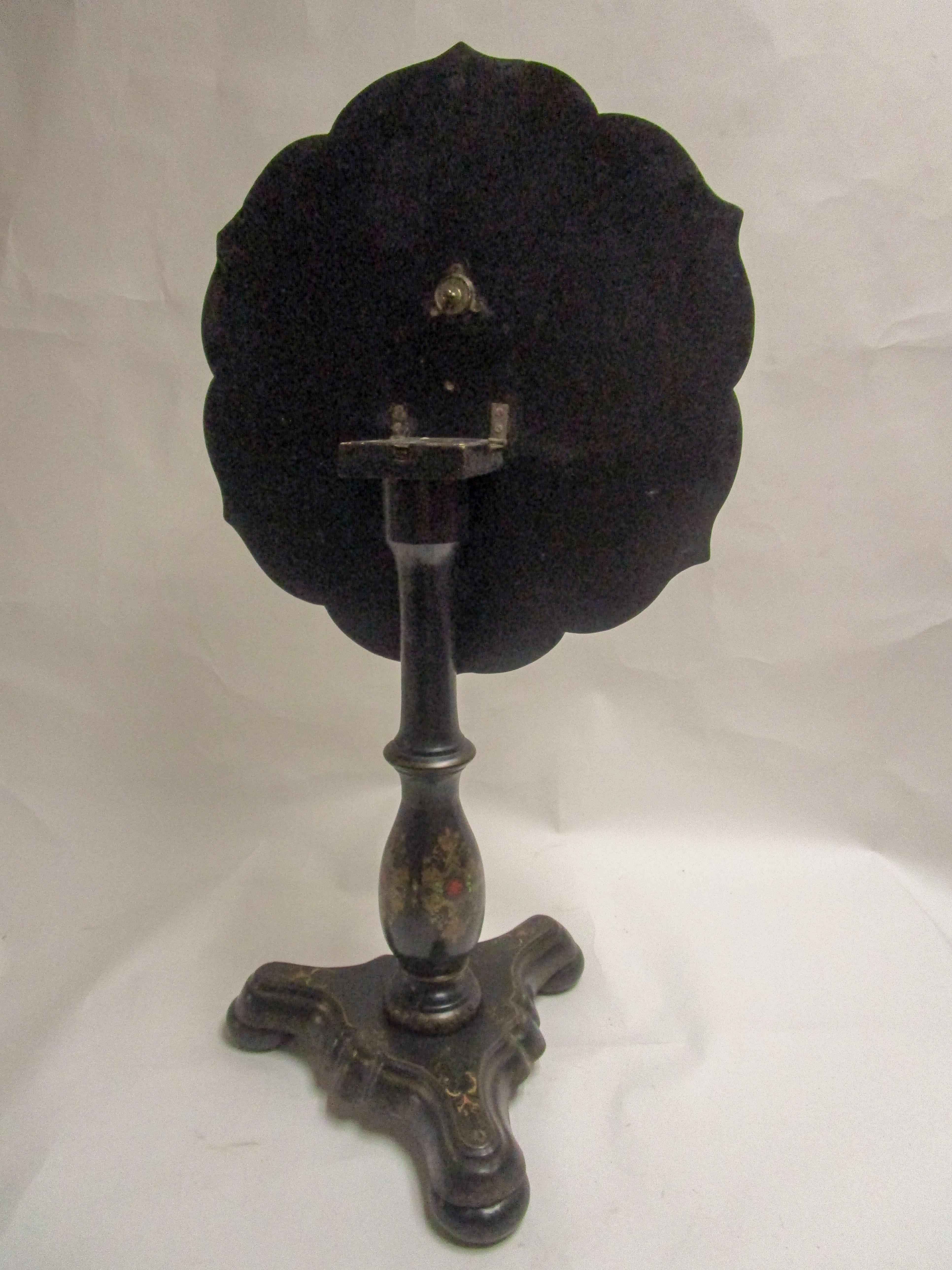 19th Century Papier-Mâché Tilt-Top Table with Inlaid Mother of Pearl 3