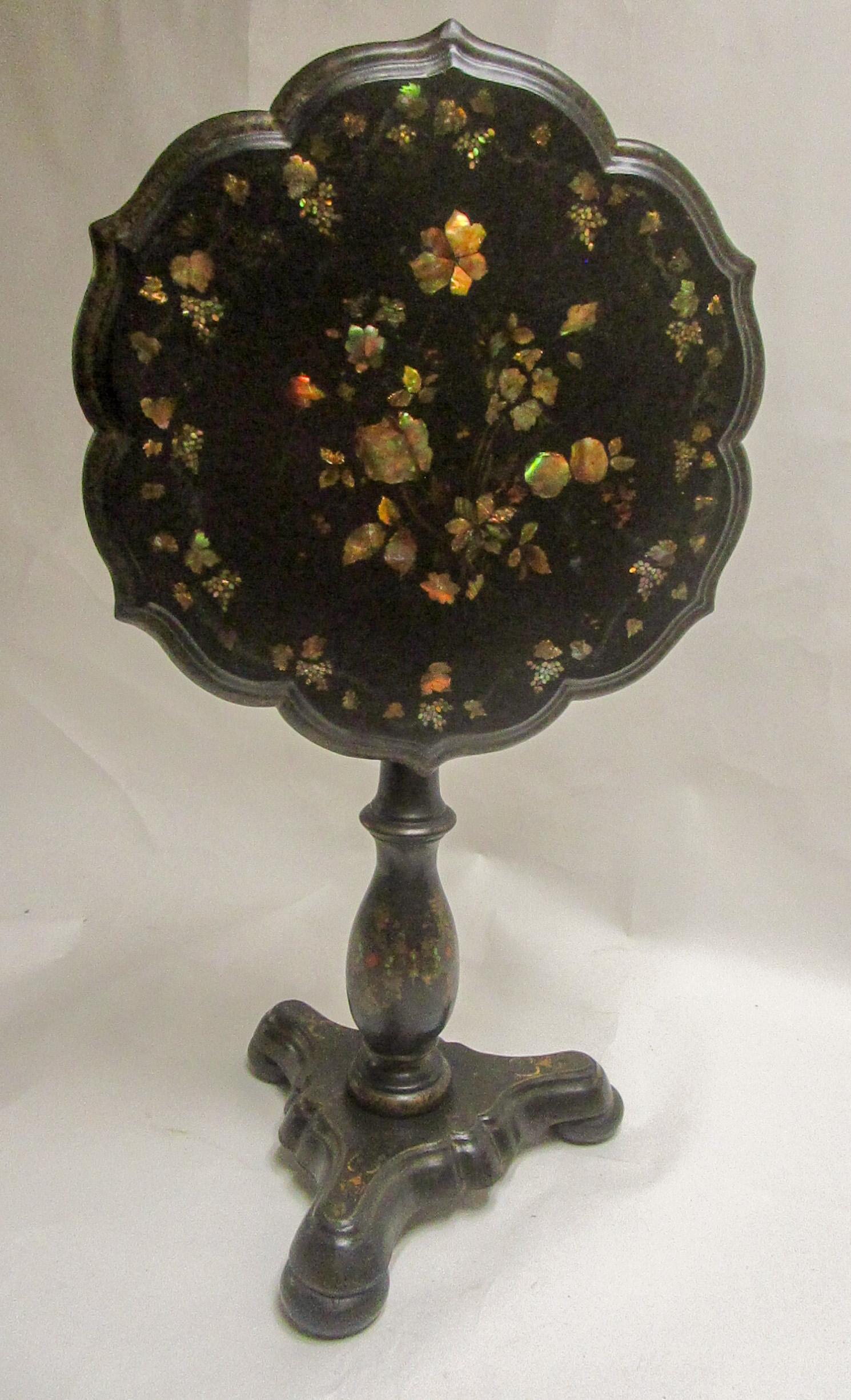 19th Century Papier-Mâché Tilt-Top Table with Inlaid Mother of Pearl In Good Condition In Savannah, GA