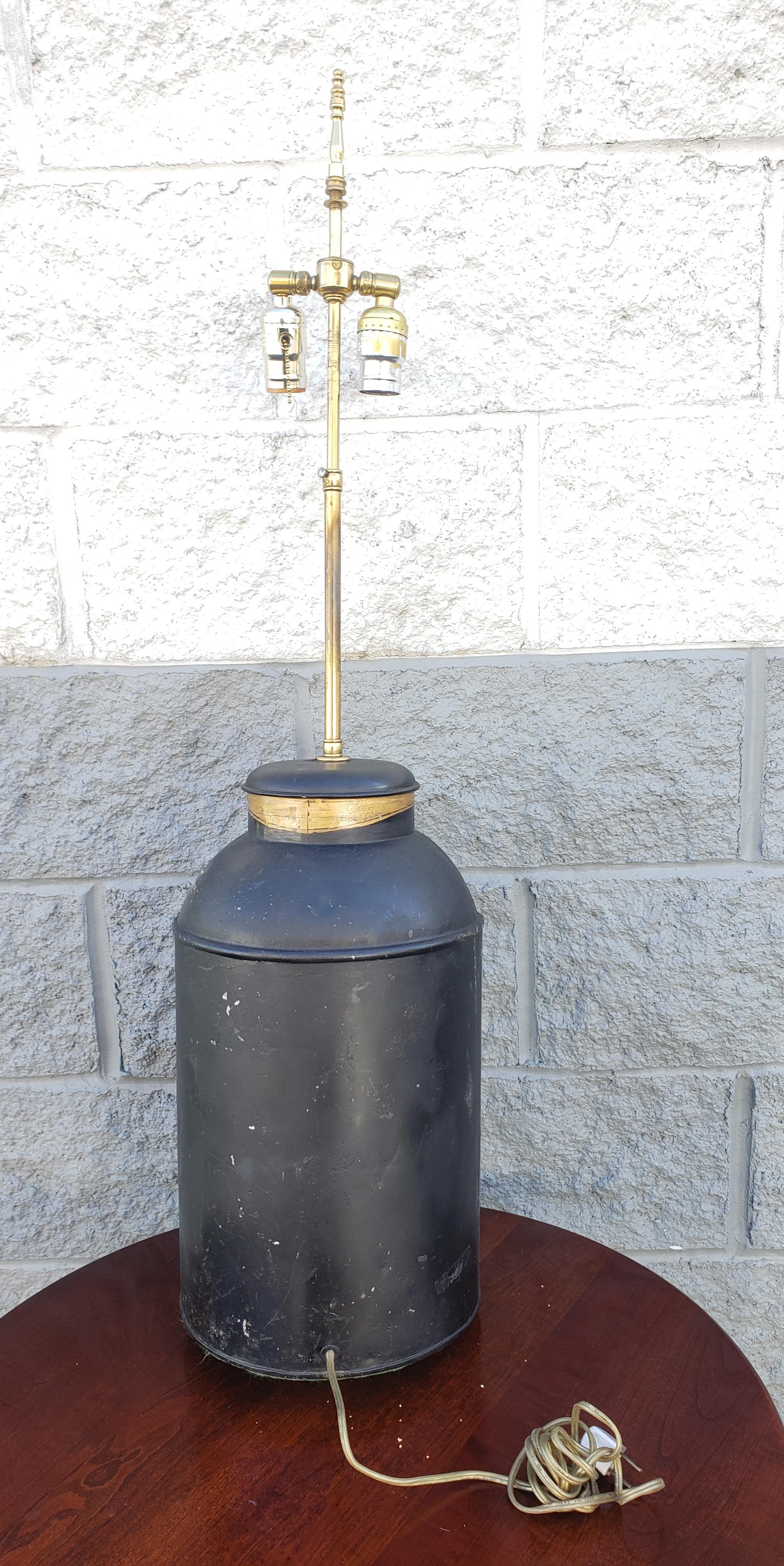 Chinese 19th Century Parcel Gilt  and Ebonized  Weighted Tea Canister Dual Lights Lamp For Sale