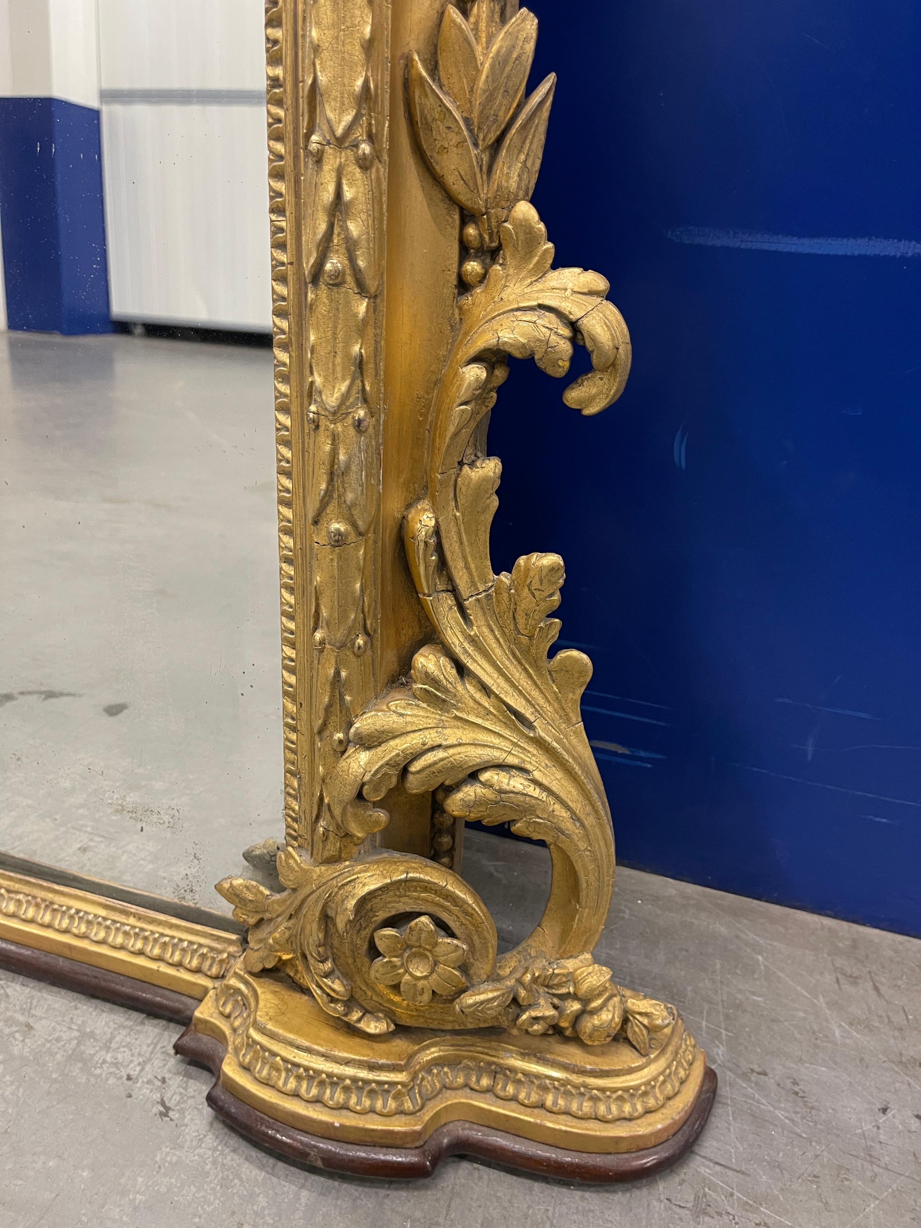 Bois doré Miroir de cheminée du 19ème siècle en vermeil en vente