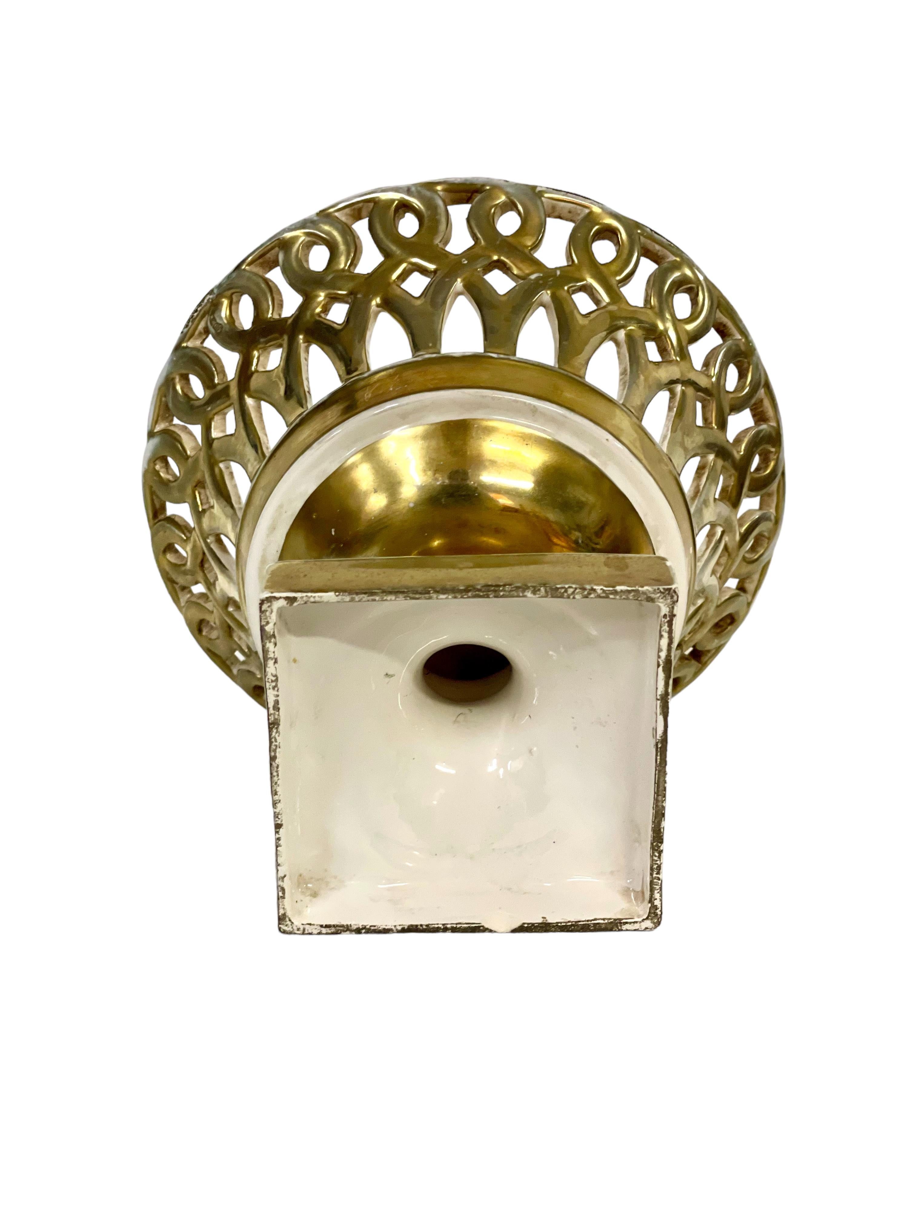 Jarrón cesta de porcelana parisina del siglo XIX Imperio en venta