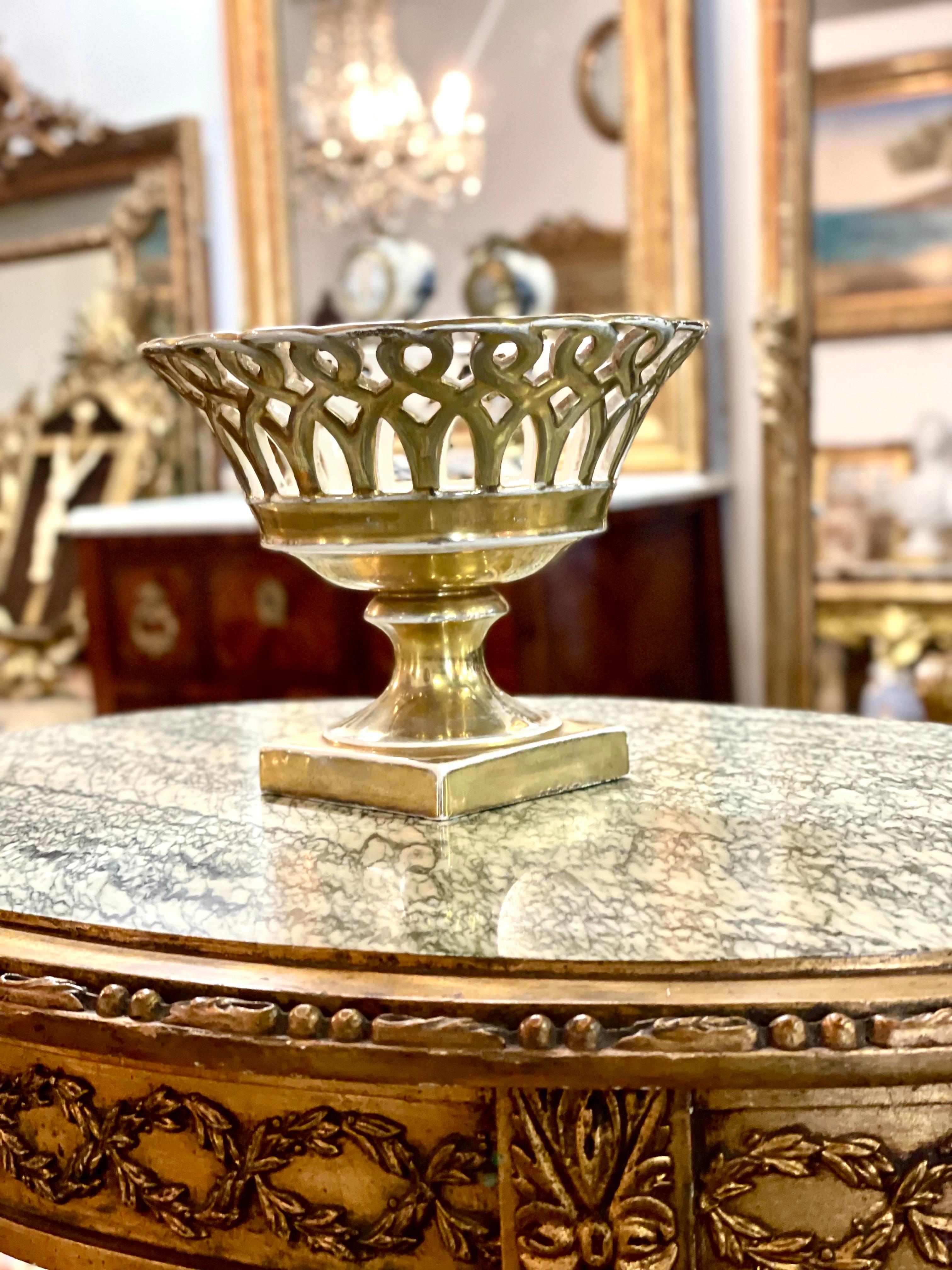 Jarrón cesta de porcelana parisina del siglo XIX en venta 1