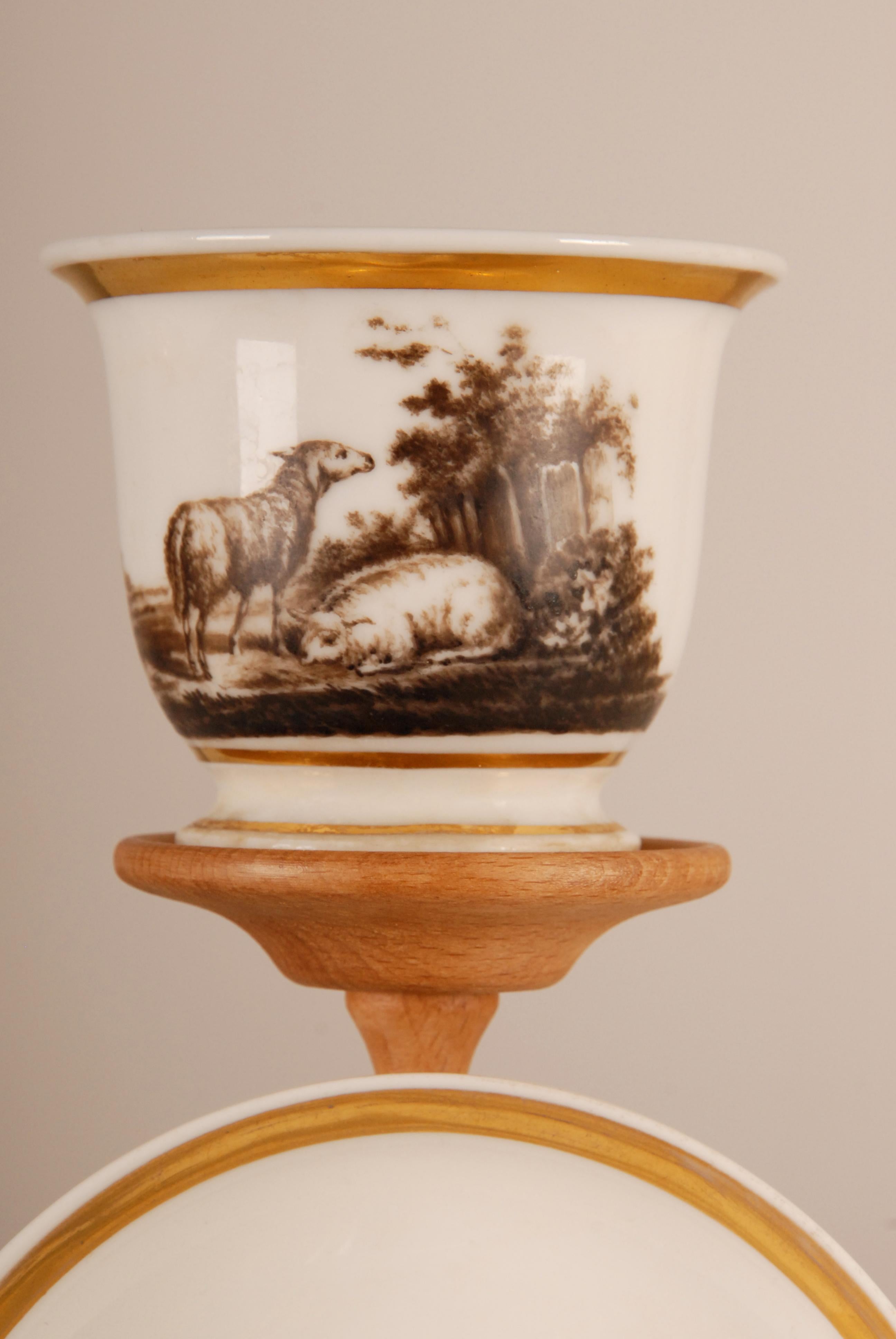 19ème siècle Paris Porcelaine Cabinet Coupe grissaile moutons scène pastorale Rococo en vente 5