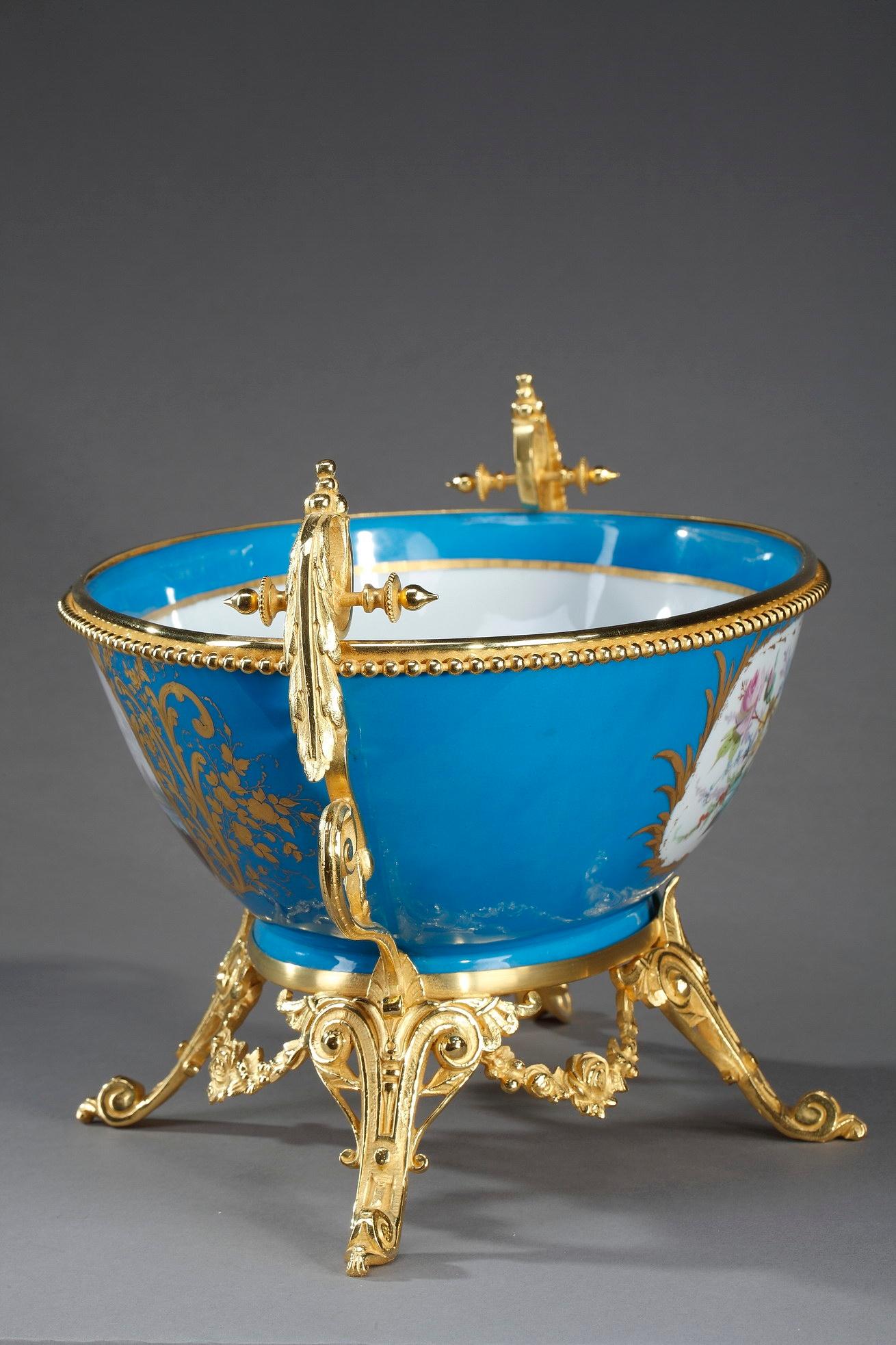 19th Century Paris Porcelain Cup With Gallant Scene 7