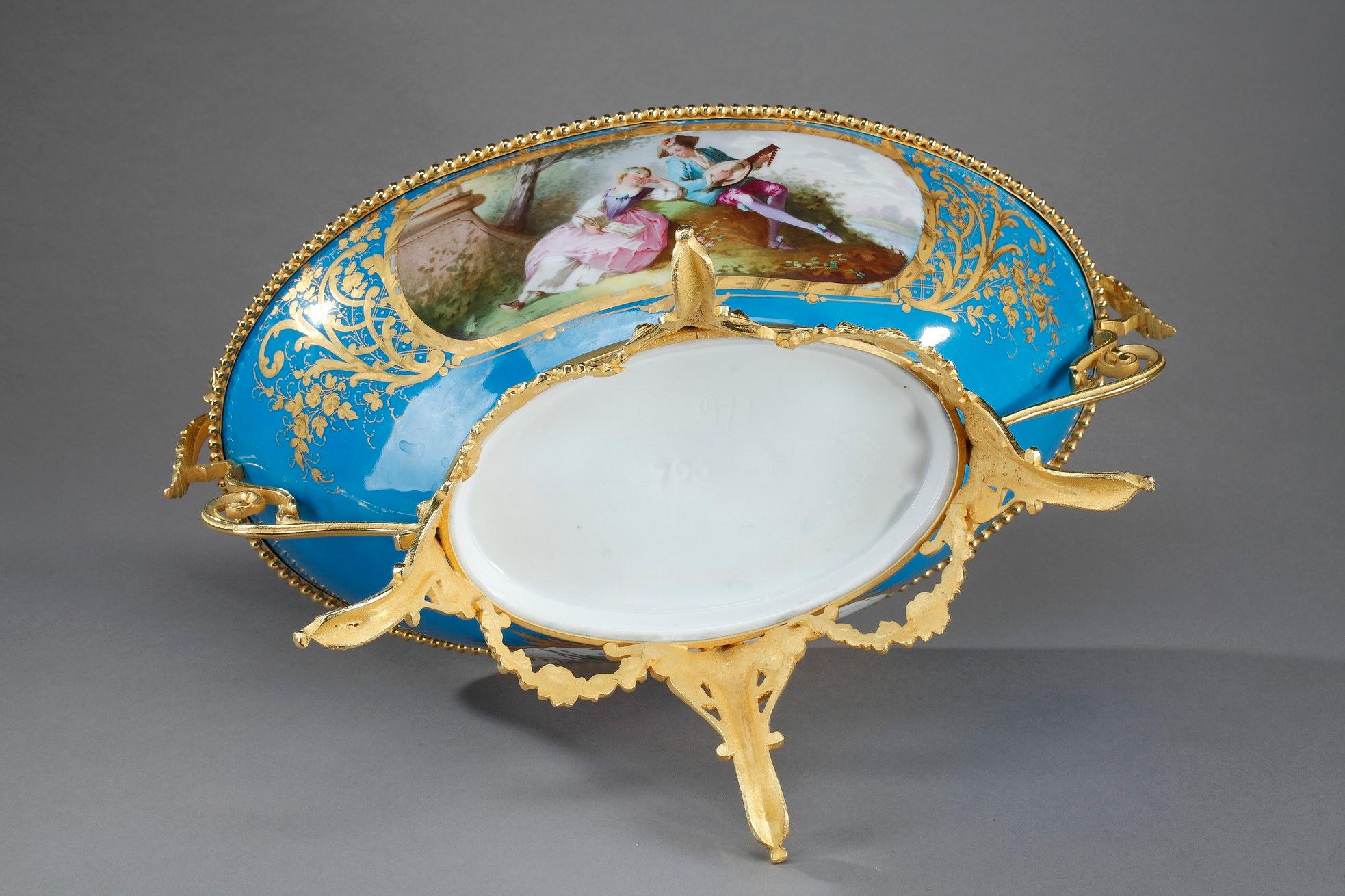 19th Century Paris Porcelain Cup With Gallant Scene 13