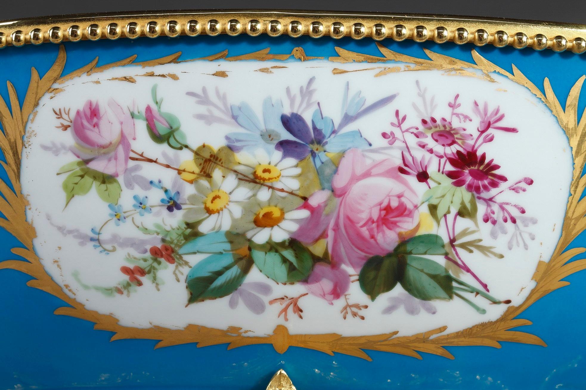 19th Century Paris Porcelain Cup With Gallant Scene 3
