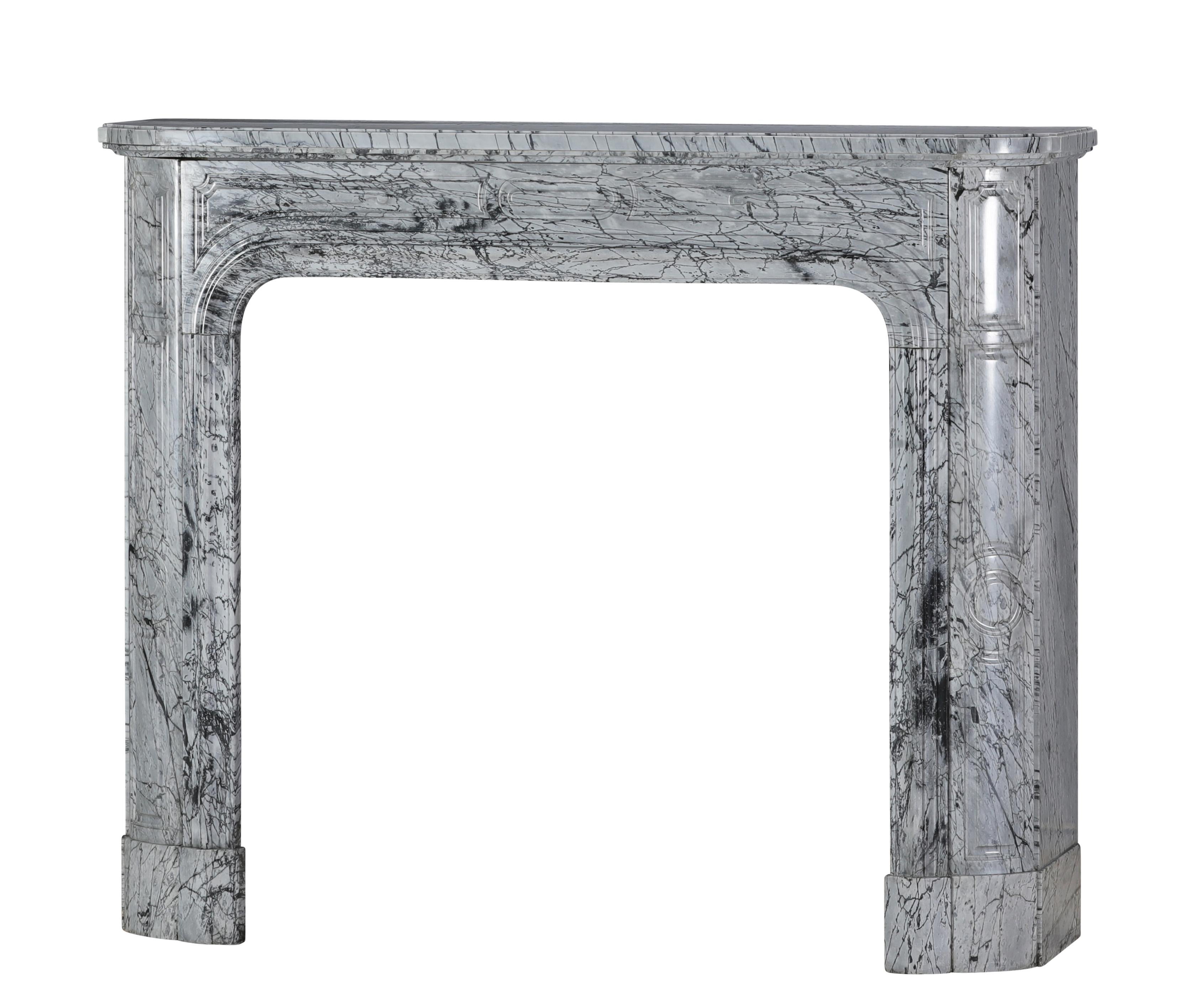 19th-Century Parisian Marble Fireplace in Bleu Fleuri  Authentic French Mantel In Excellent Condition For Sale In Beervelde, BE