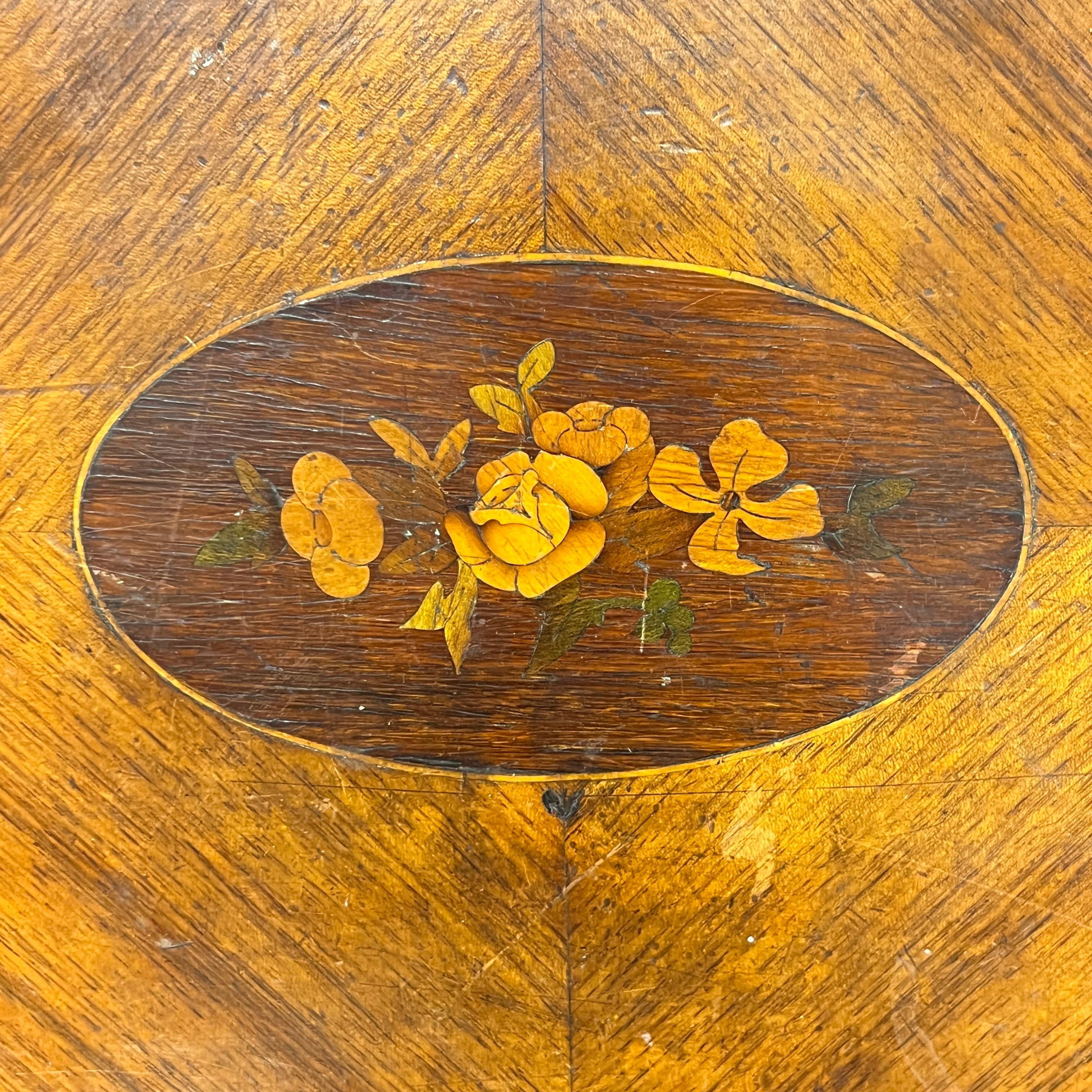 French 19th Century Parquetry and Marquetry Inlaid Oval Side Table with Swans
