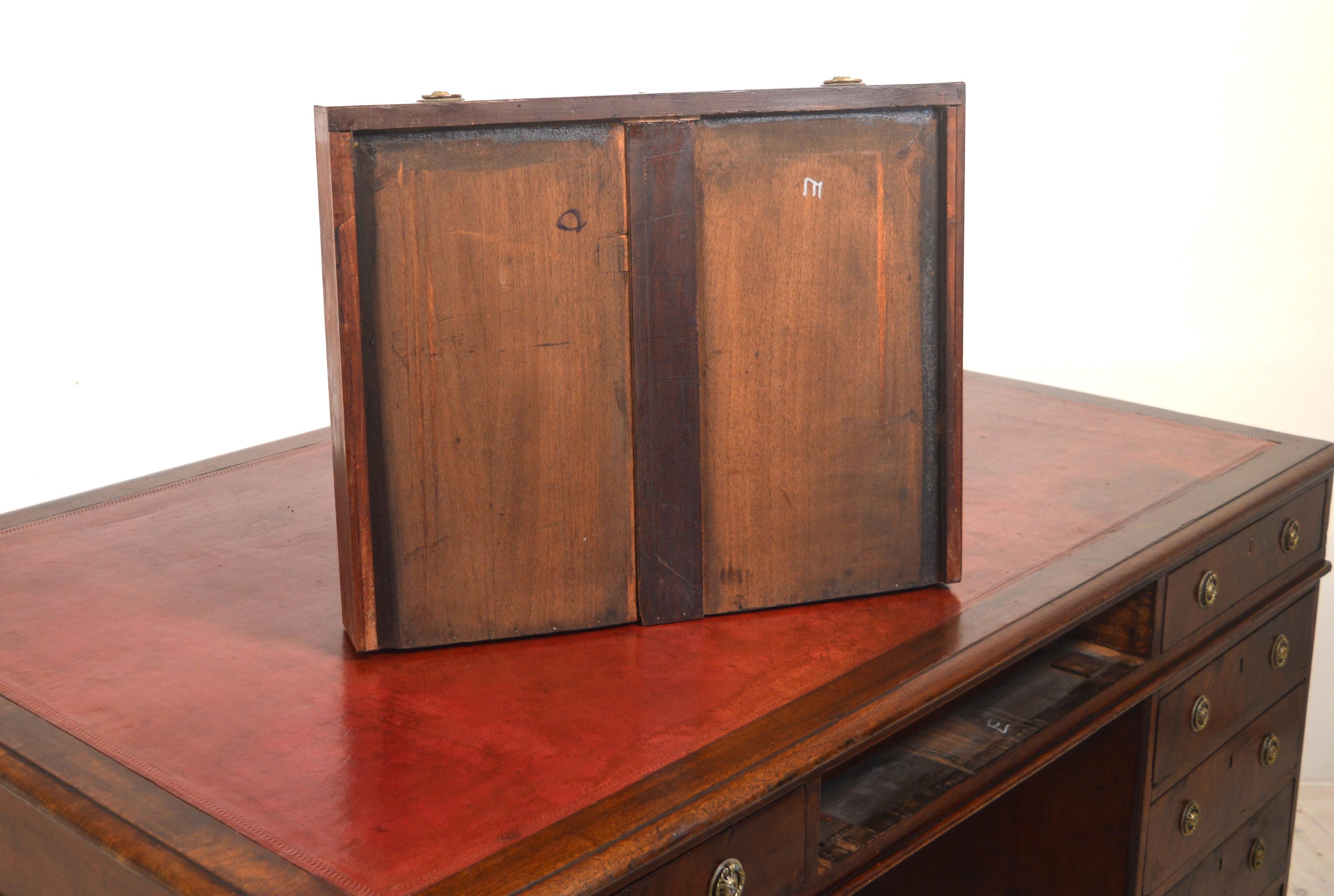 19th century Partners Desk in mahogany 3