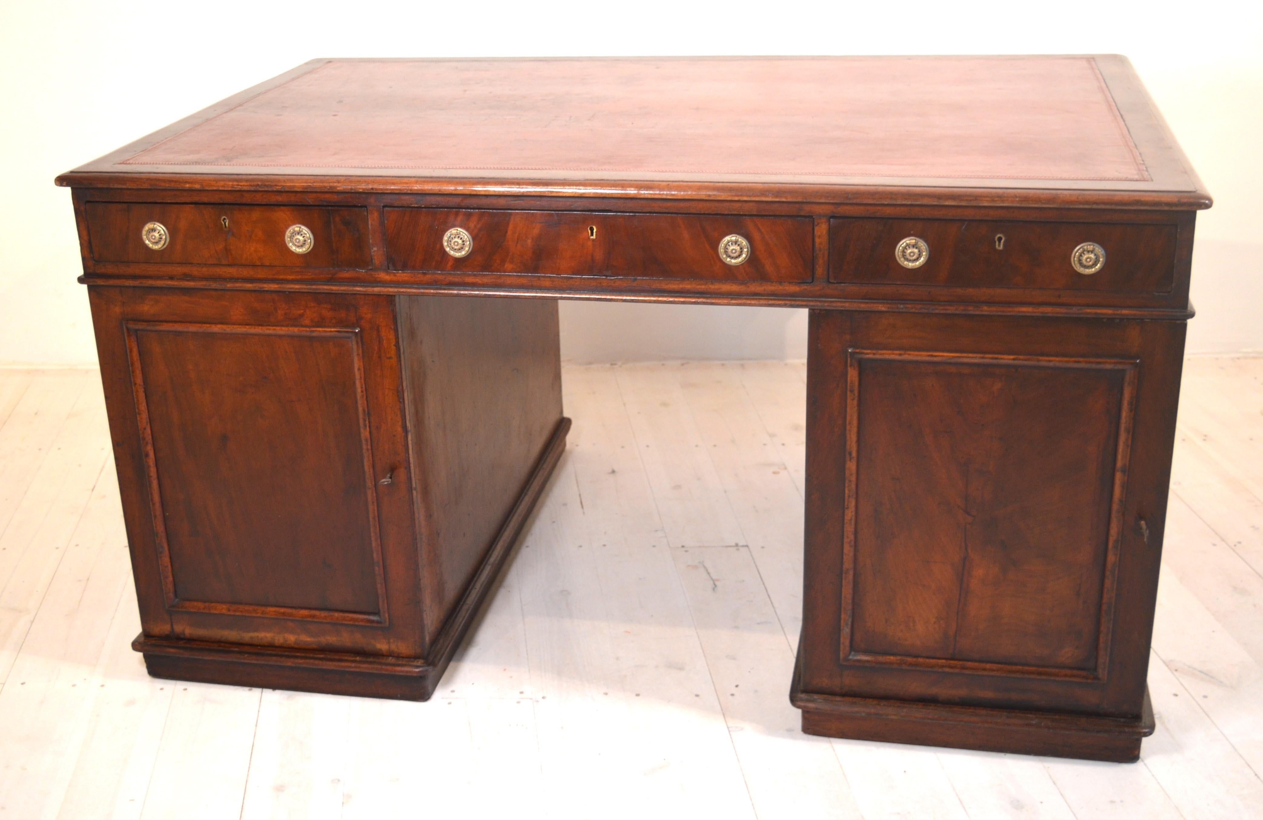 Veneer 19th century Partners Desk in mahogany