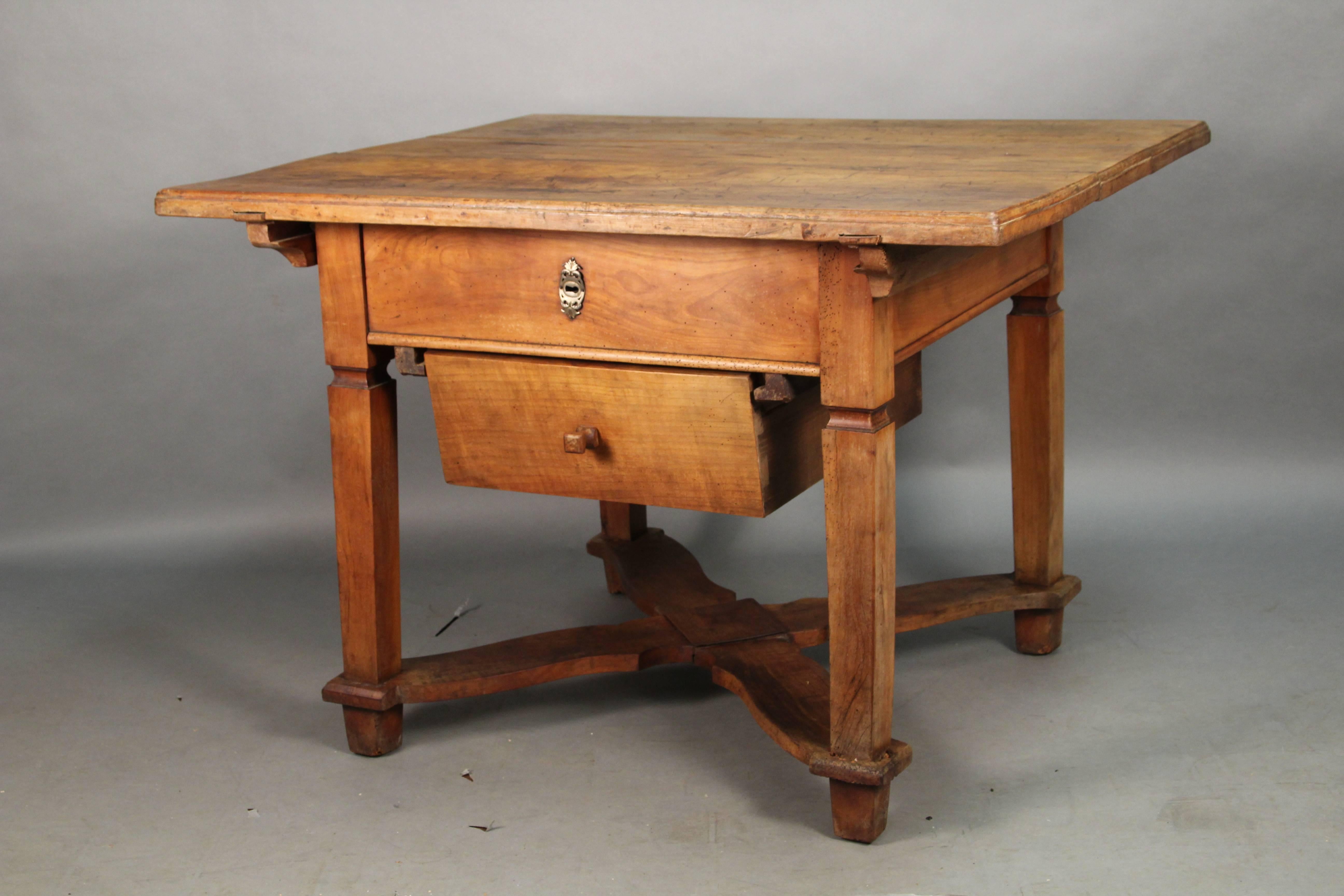 From the 1800s lovely pastry. Original finish. Would make a great kitchen island. Measures: 31