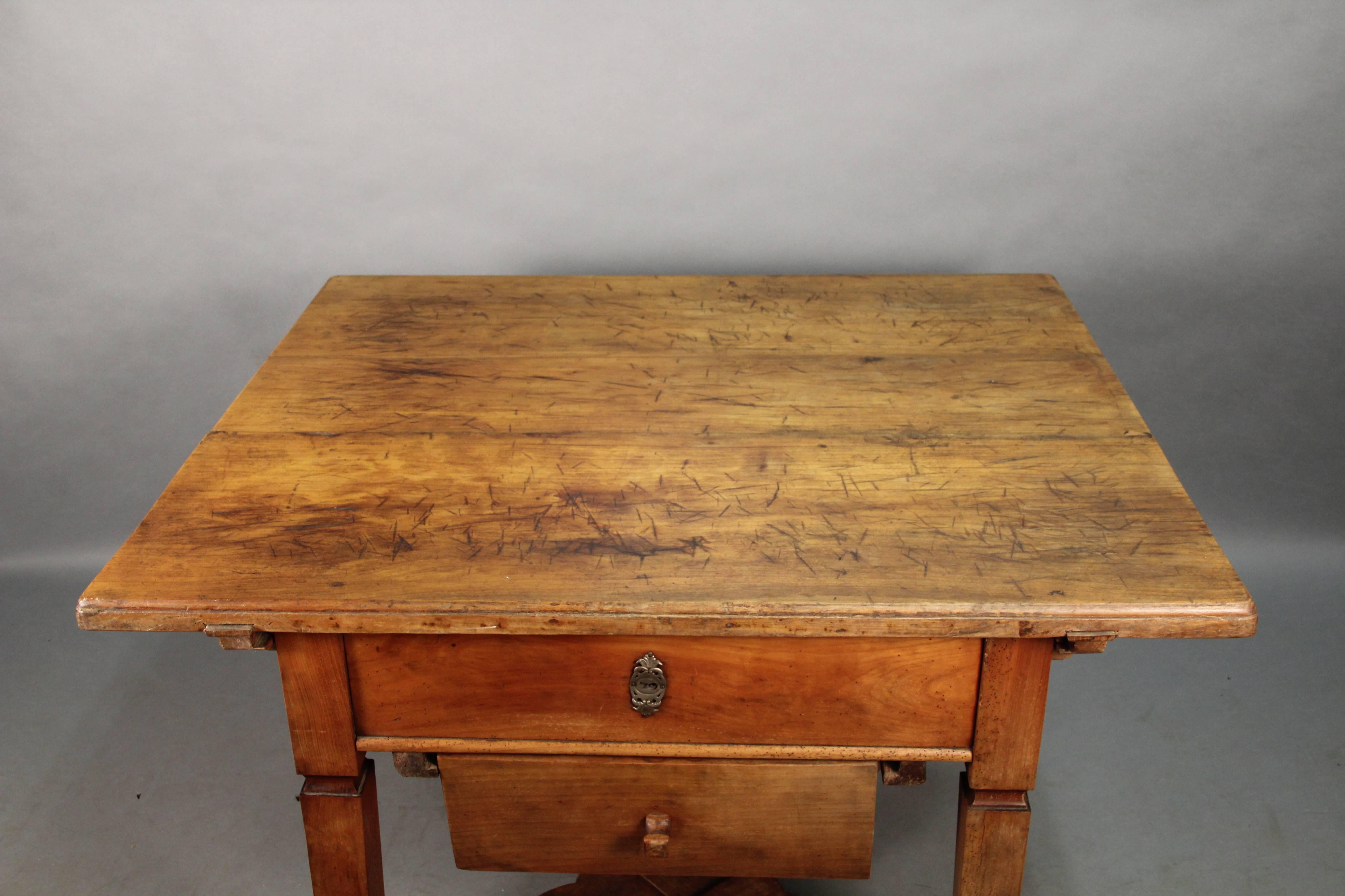 19th Century Pastry Table with Movable Top For Sale 3