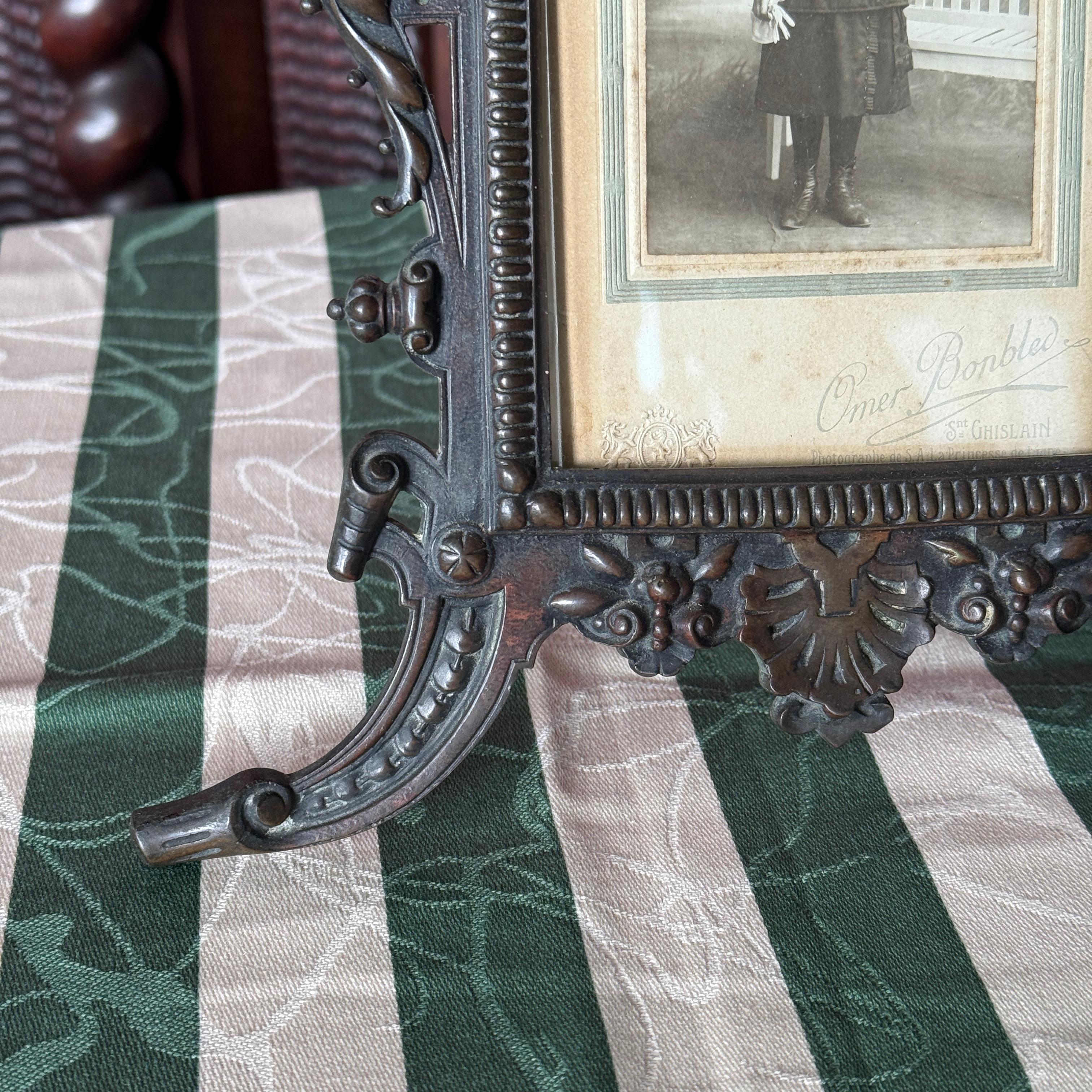 19th Century Patinated Bronze Ornate Picture Frame For Sale 1