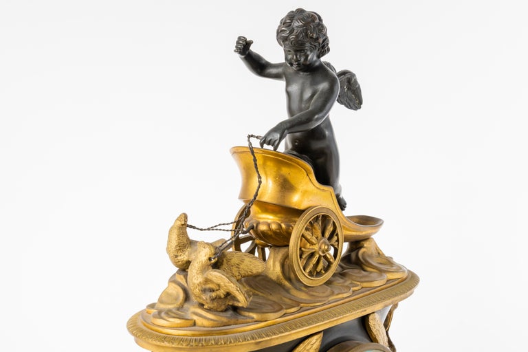 French 19th Century Patinated & Ormolu Empire Striking Mantel Clock Set Pendule Au Vase For Sale