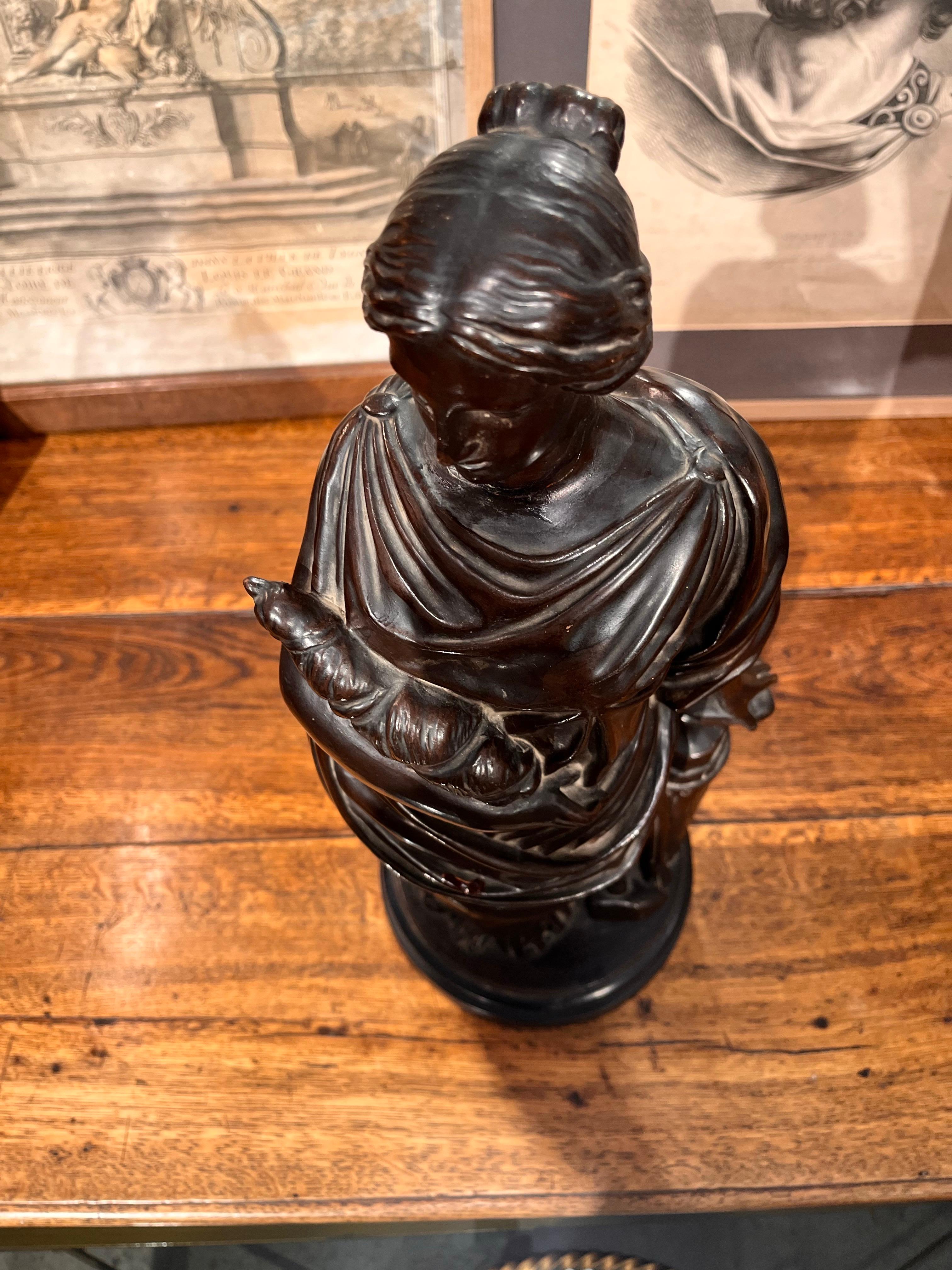 Scultura francese in terracotta patinata del XIX secolo in vendita 11