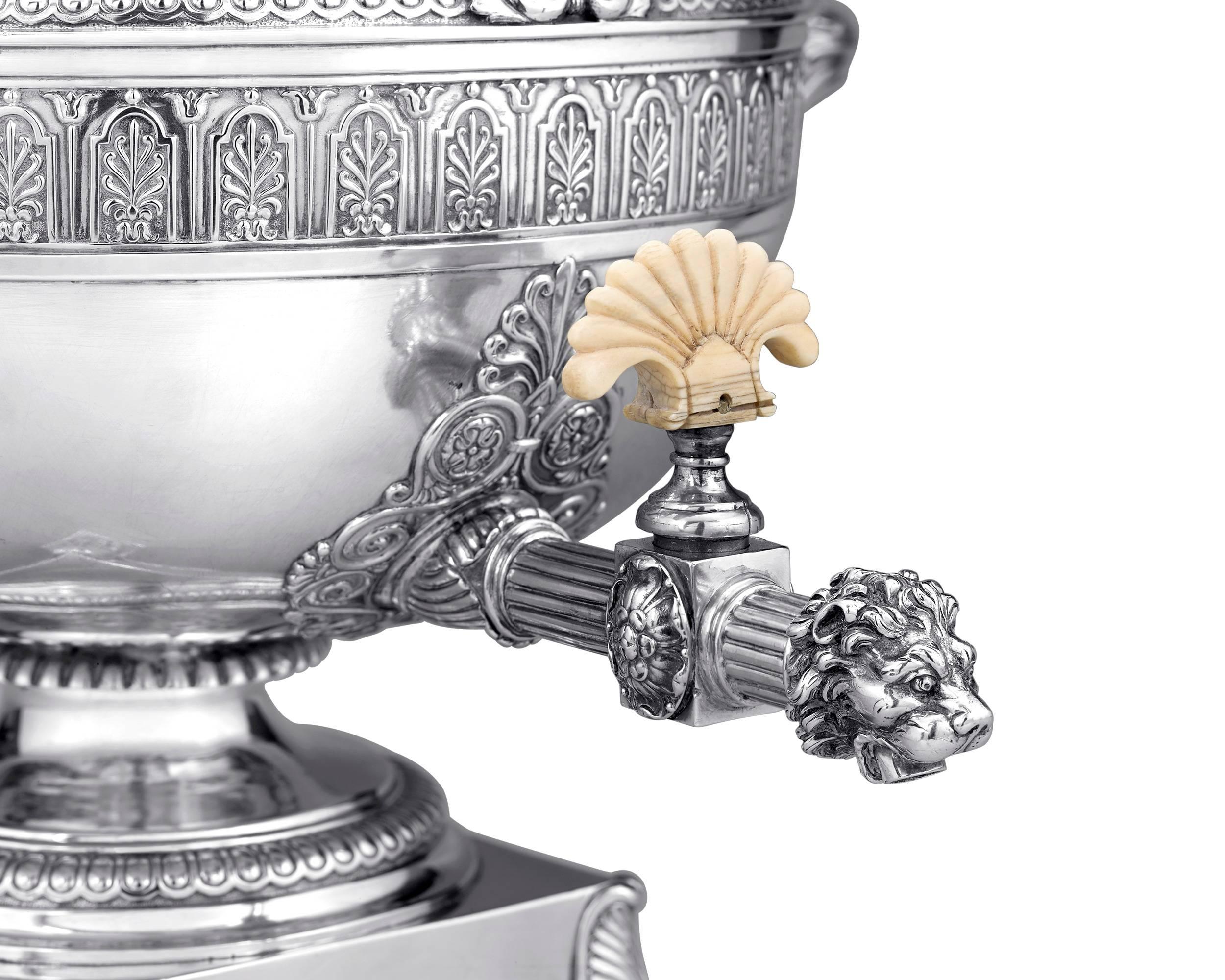 19th Century Paul Storr Silver Tea Urn For Sale 1