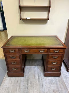 Scrivania a piedistallo del XIX secolo di: Maple & Co. Londra