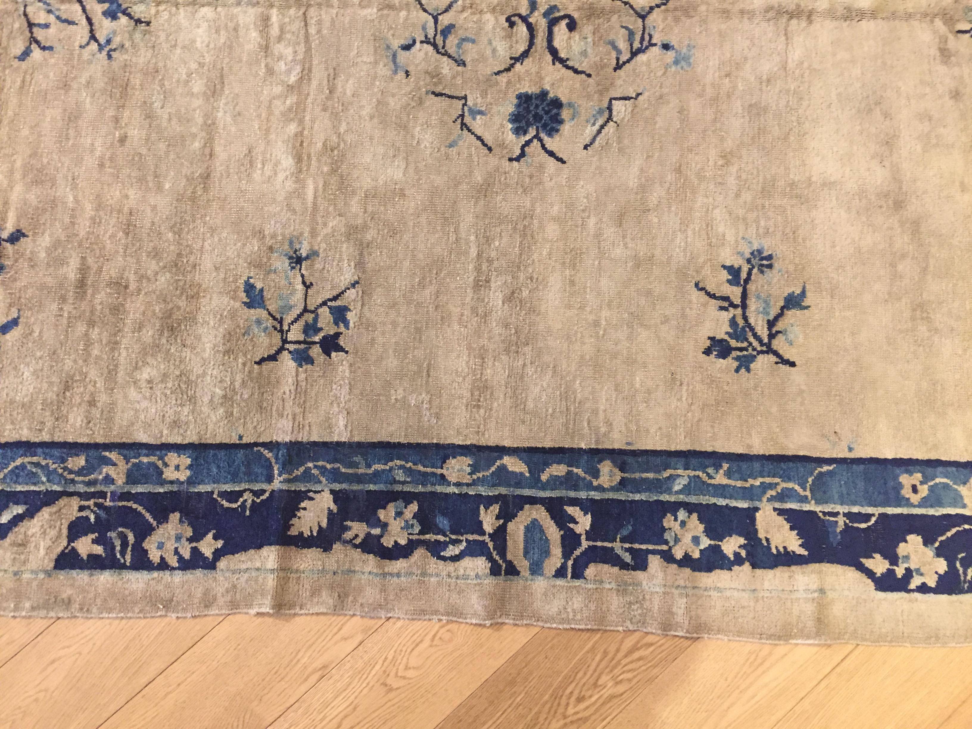19th Century Peking Hand-Knotted White and Blu Luxury Decoration Rug For Sale 3