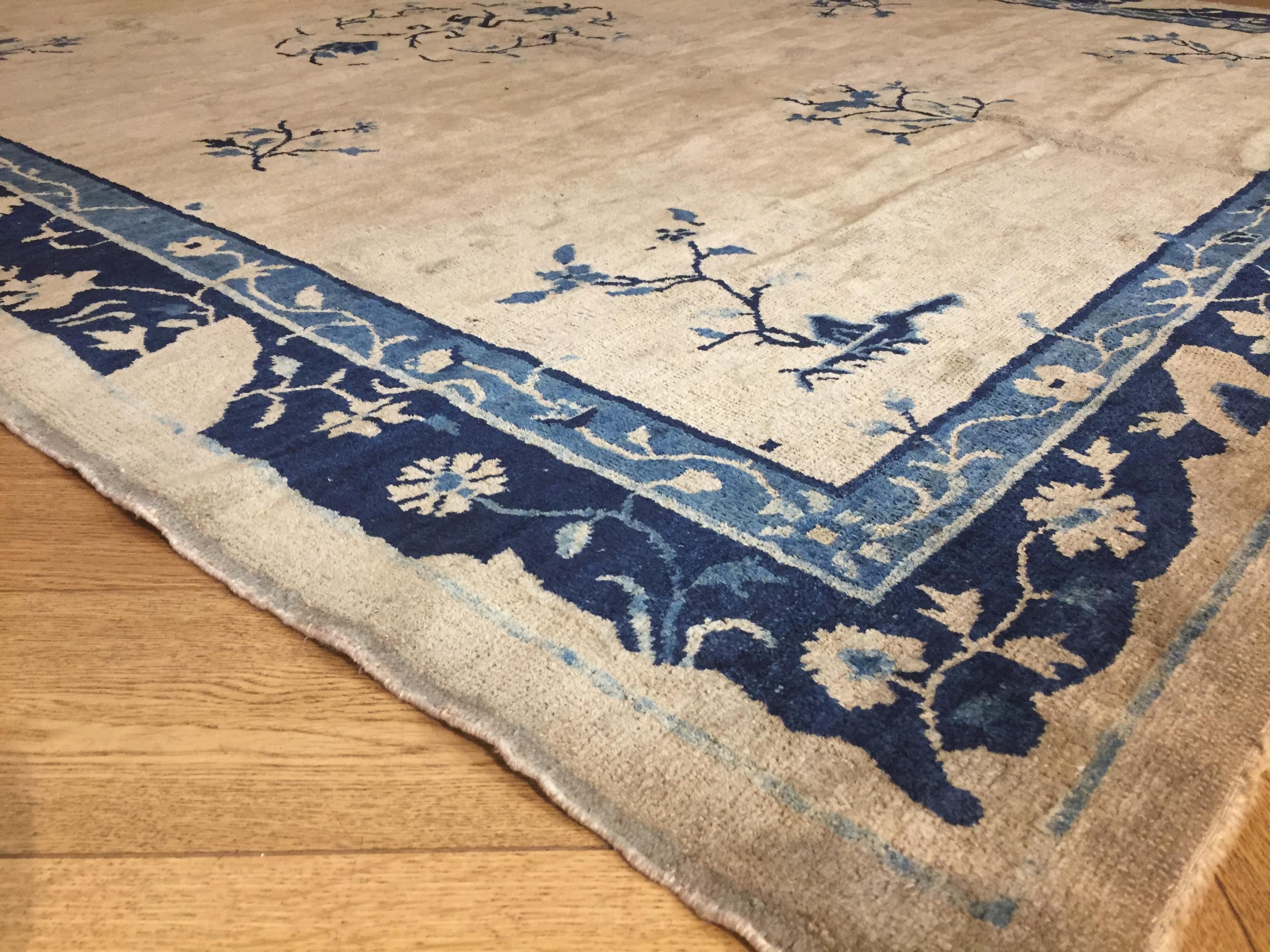 Chinese 19th Century Peking Hand-Knotted White and Blu Luxury Decoration Rug For Sale