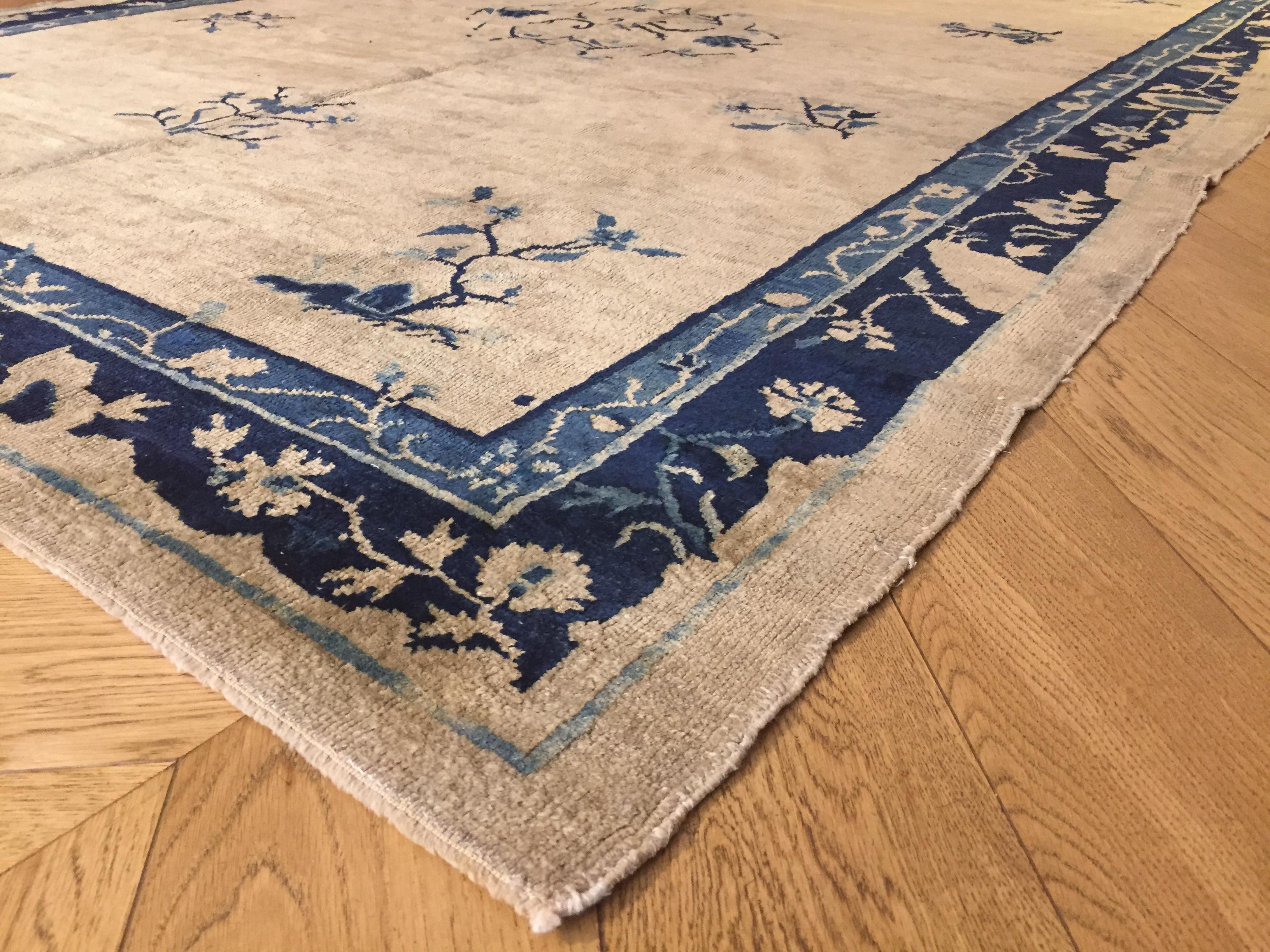 19th Century Peking Hand-Knotted White and Blu Luxury Decoration Rug In Good Condition For Sale In Firenze, IT