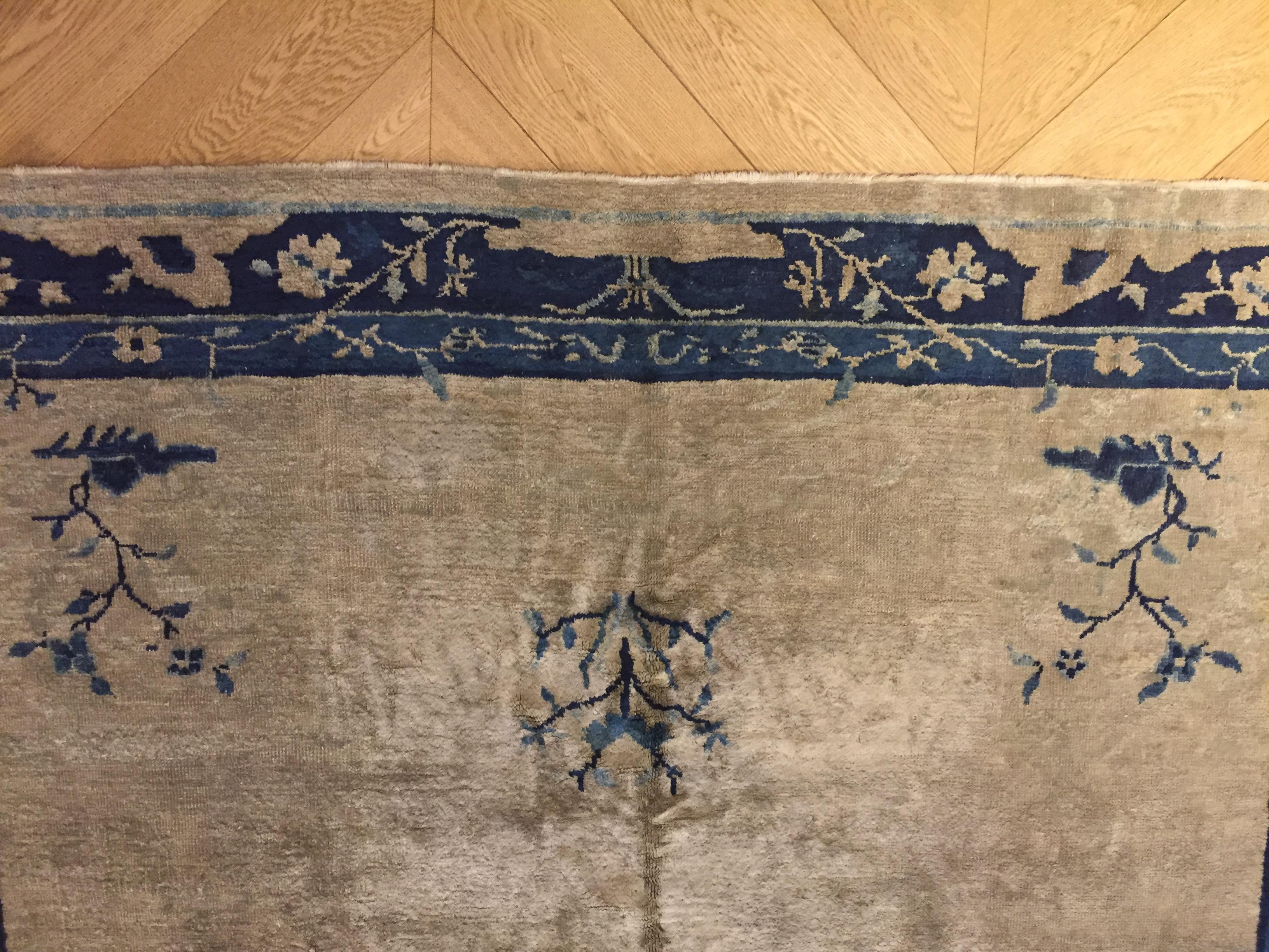 Wool 19th Century Peking Hand-Knotted White and Blu Luxury Decoration Rug For Sale