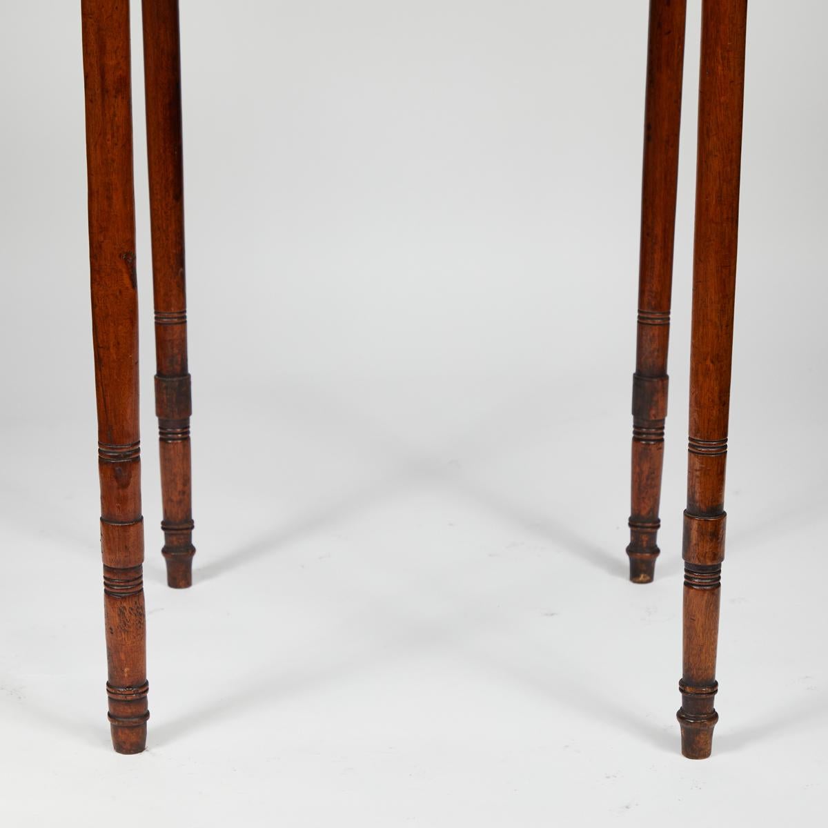 19th Century Pembroke Drop-Leaf Mahogany Table In Excellent Condition In Los Angeles, CA