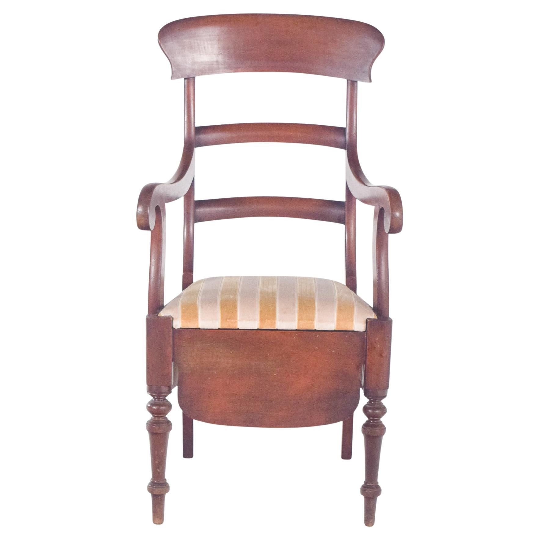 Silla de bolígrafo del siglo XIX con tapicería de rayas claras
