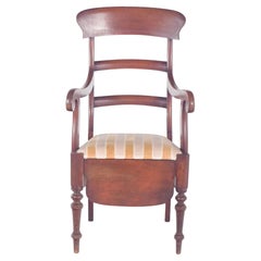 Silla de bolígrafo del siglo XIX con tapicería de rayas claras
