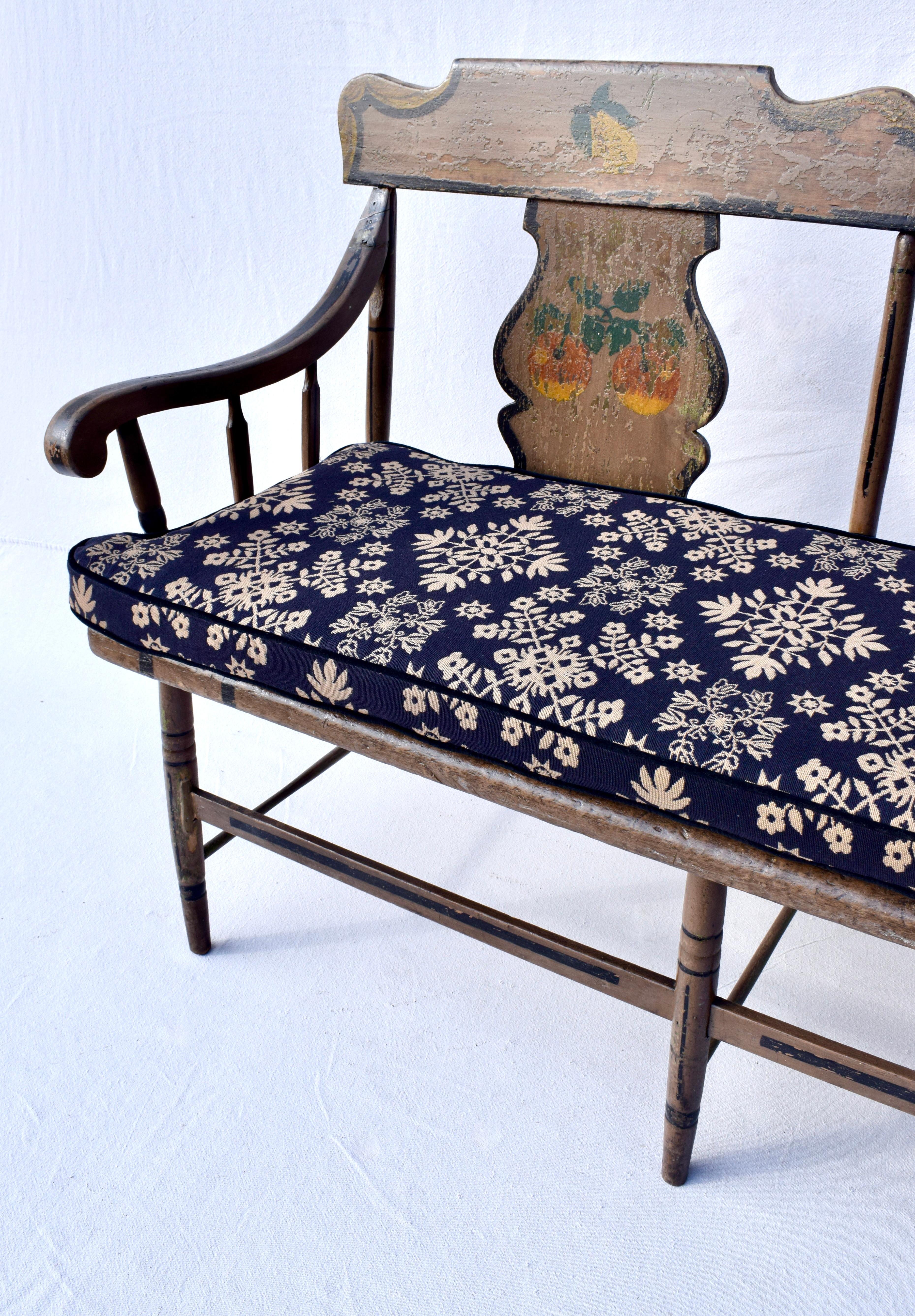 American Classical 19th Century Pennsylvania Painted Settee For Sale