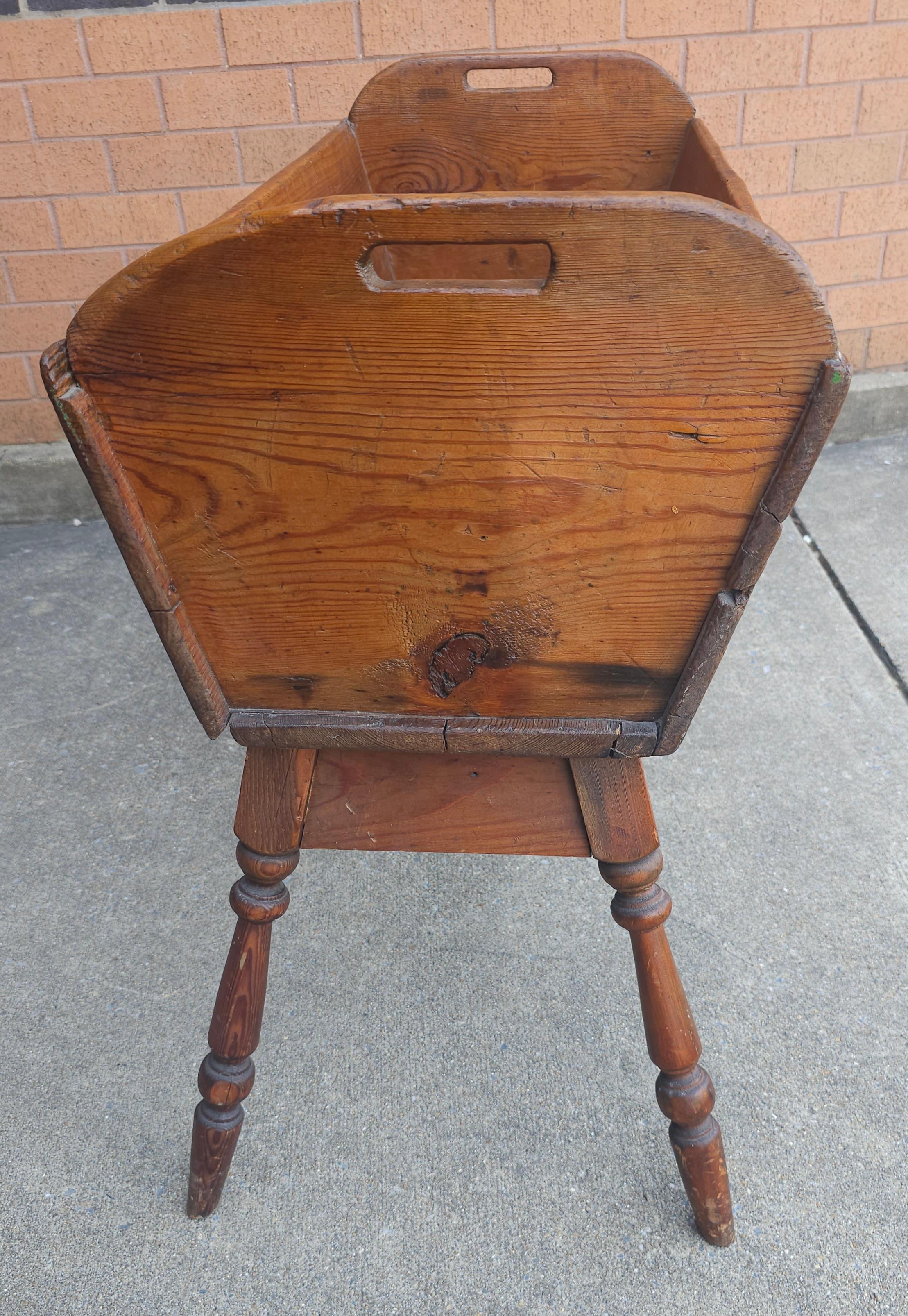 19th Century Pennsylvania Pine Dough Trough / Flower Bed Planter on Stand In Good Condition For Sale In Germantown, MD