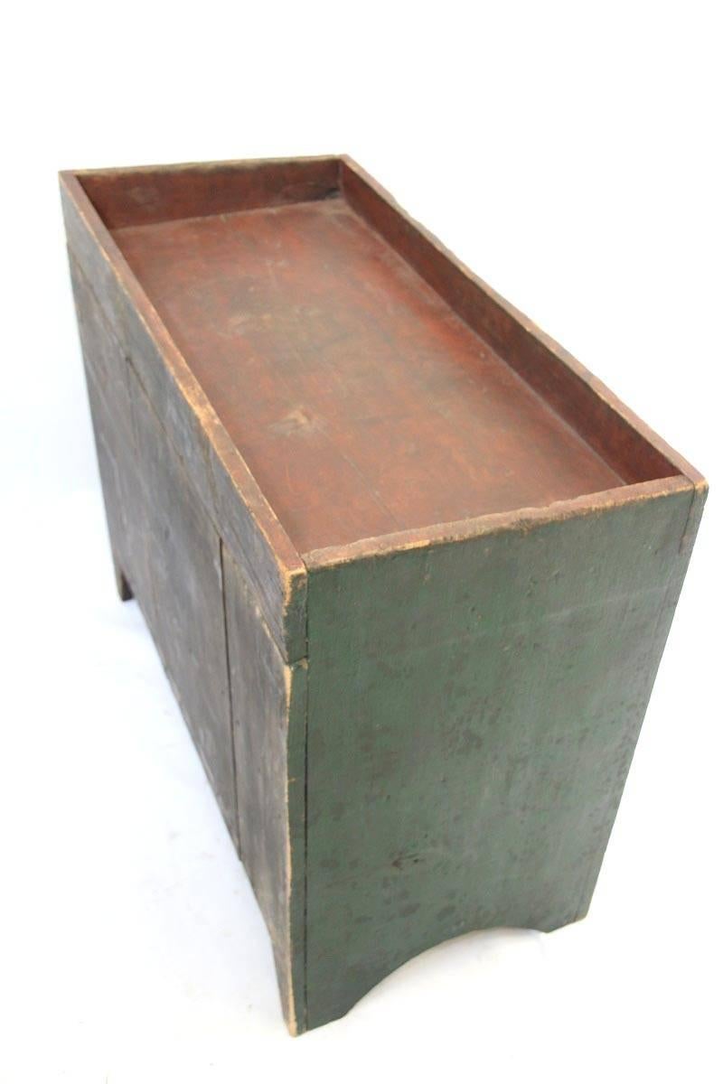19th Century Pennsylvania Two-Tone Green and Red Painted Dry Sink For Sale 8
