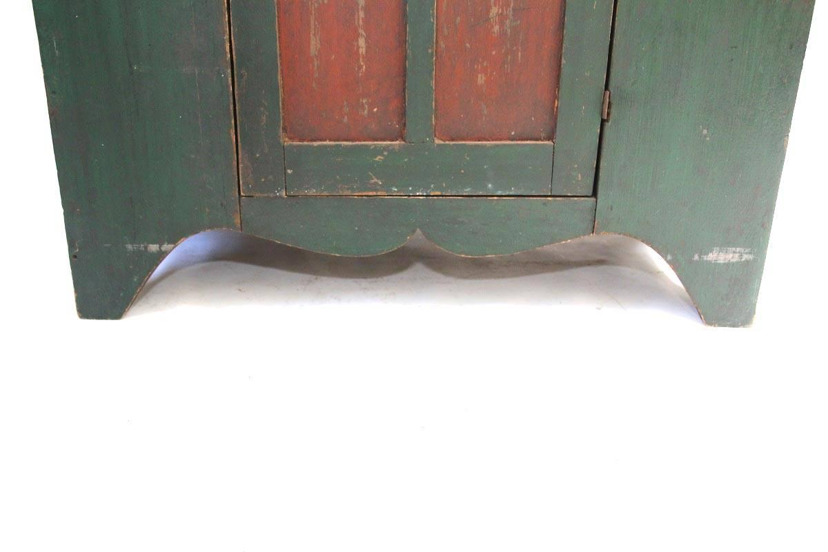 19th Century Pennsylvania Two-Tone Green and Red Painted Dry Sink For Sale 3