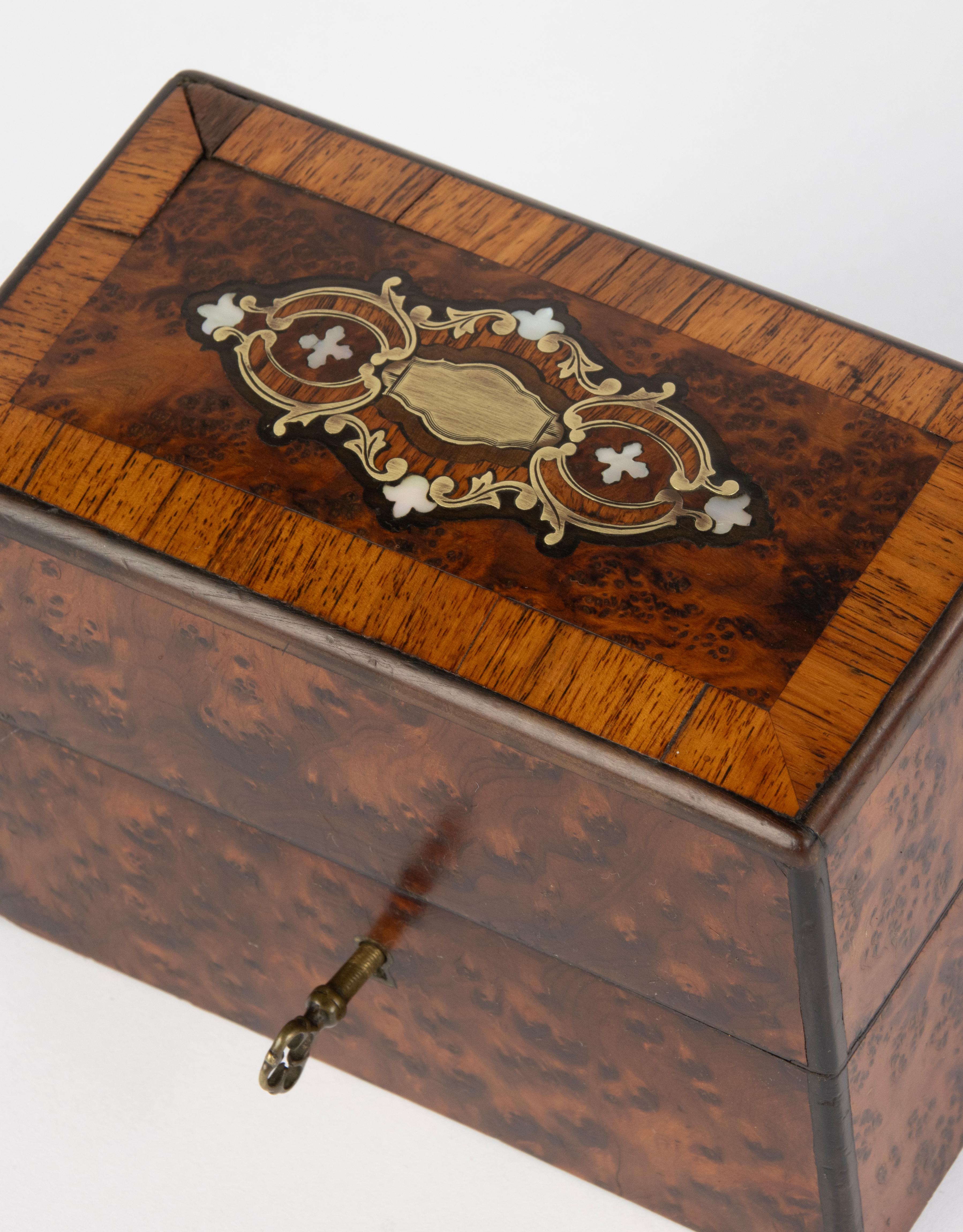 Late 19th Century 19th Century Perfume Box - Napoleon III - Crystal Bottles For Sale
